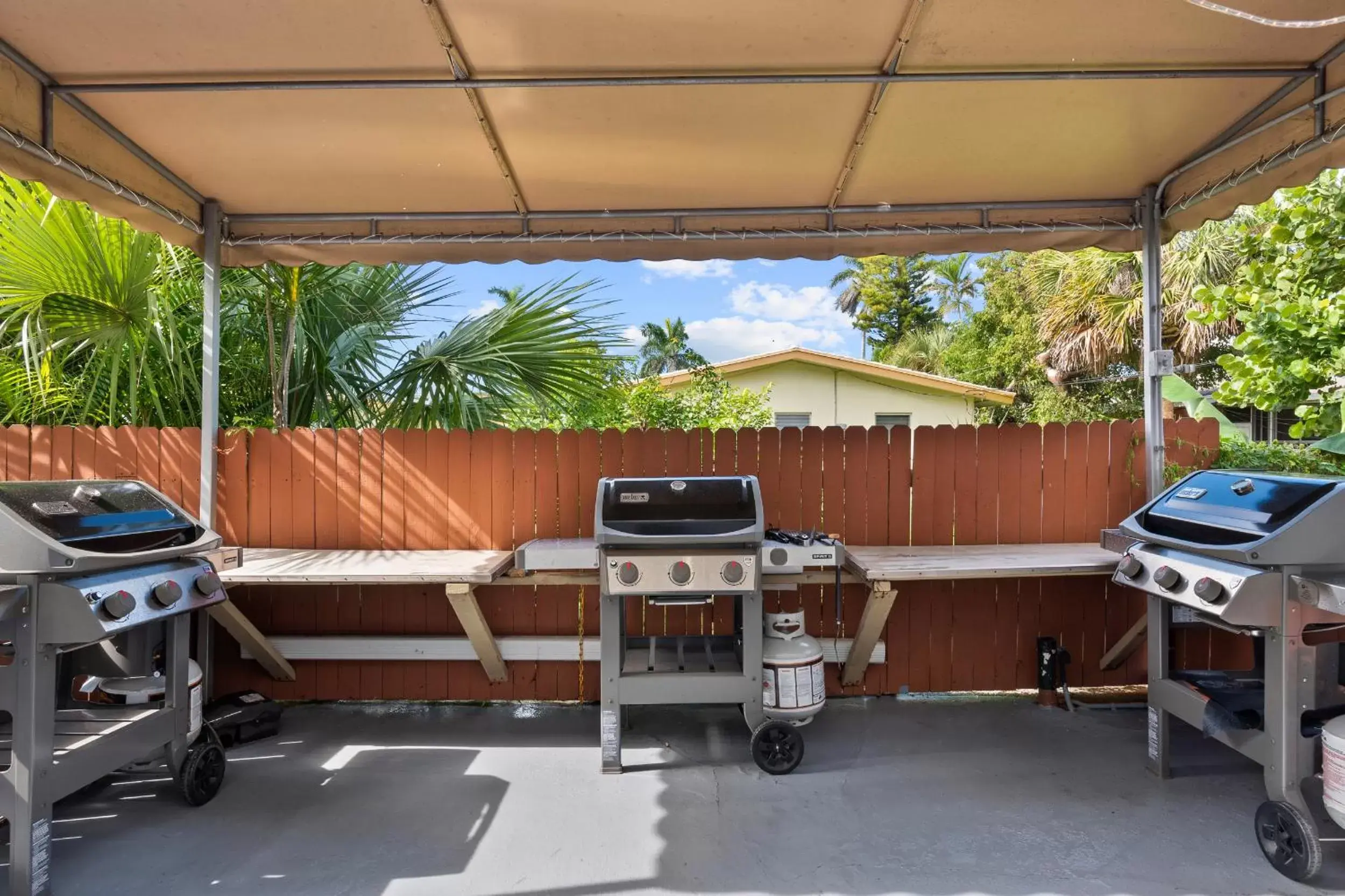 BBQ Facilities in Avalon Resort of Deerfield Beach