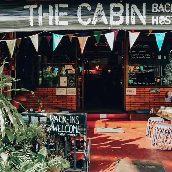 Restaurant/places to eat in The Cabin Backpackers Hostel & Bar