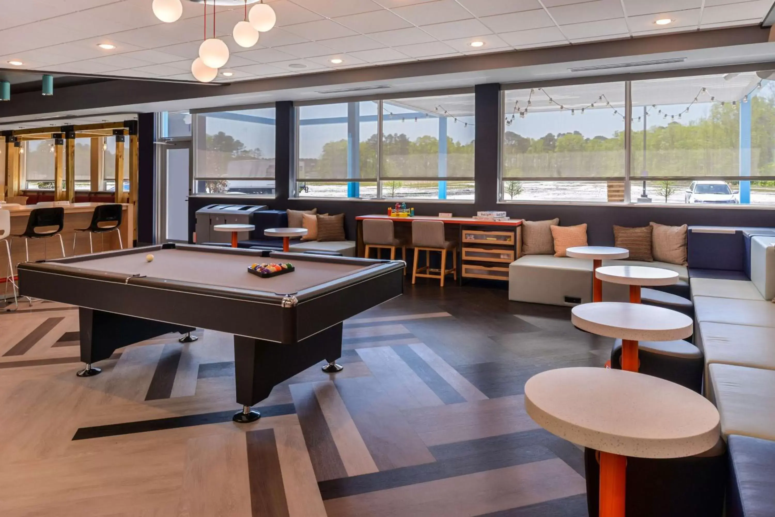 Lobby or reception, Billiards in Tru By Hilton Little Rock West