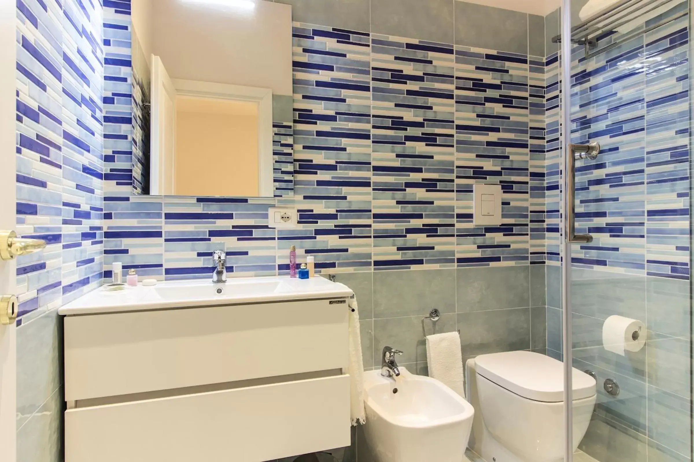 Bathroom in Palazzo d'Auria ApartHotel