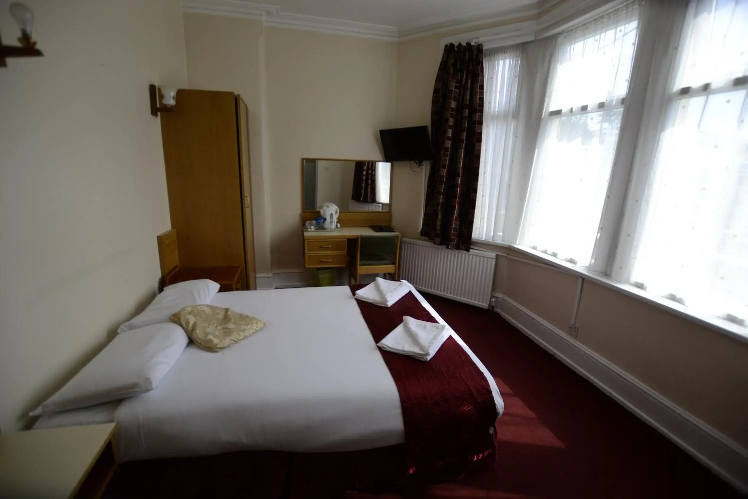 Other, Bed in Cranbrook Hotel