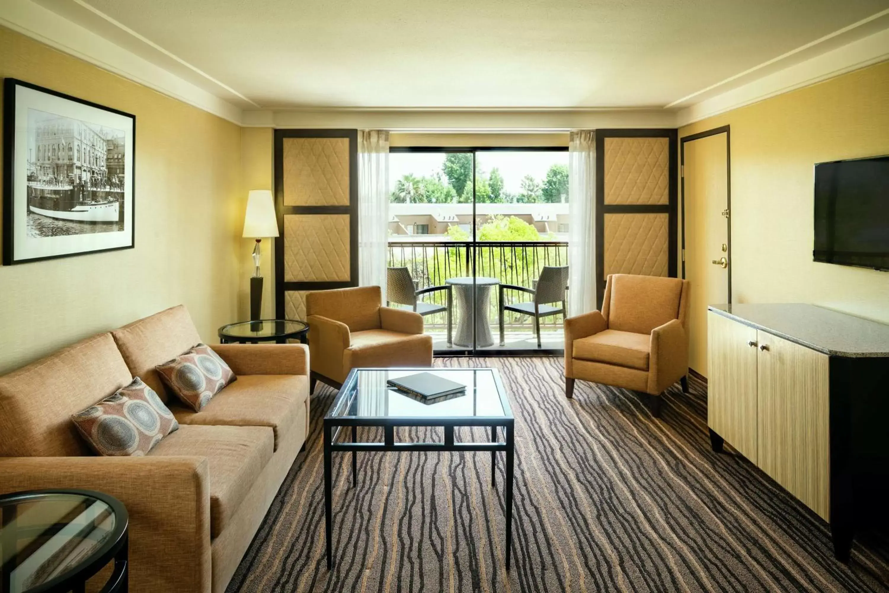 Bedroom, Seating Area in Hilton Stockton