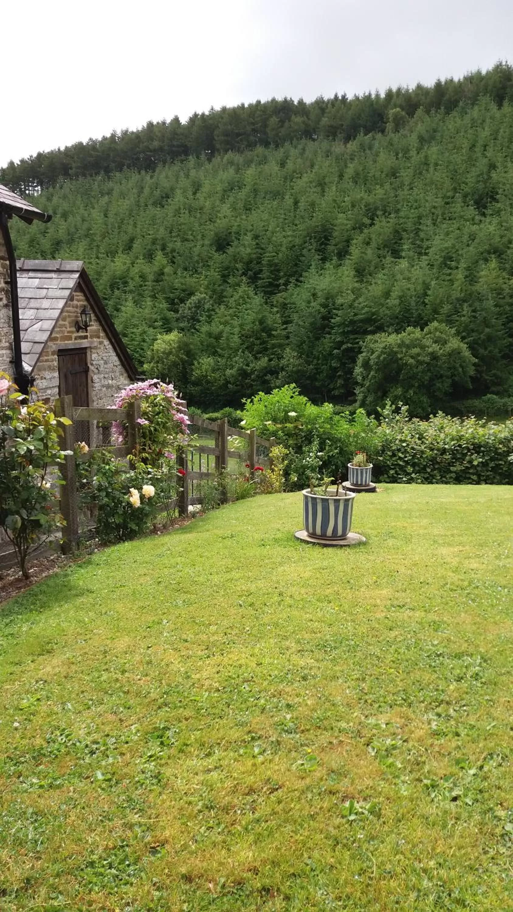 Patio, Property Building in Middle Woodbatch B&B