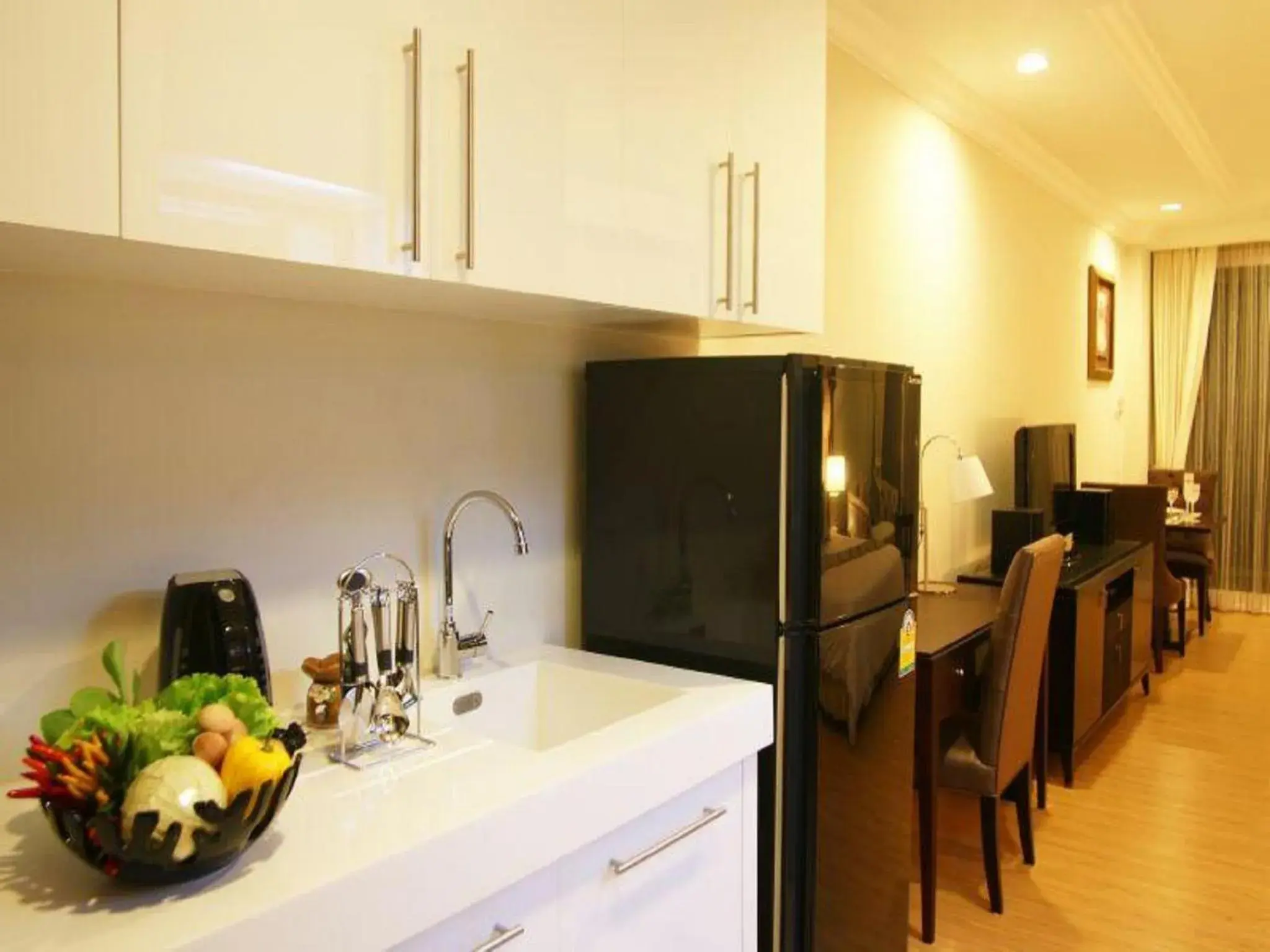 Kitchen or kitchenette, Kitchen/Kitchenette in Lk Legend Hotel