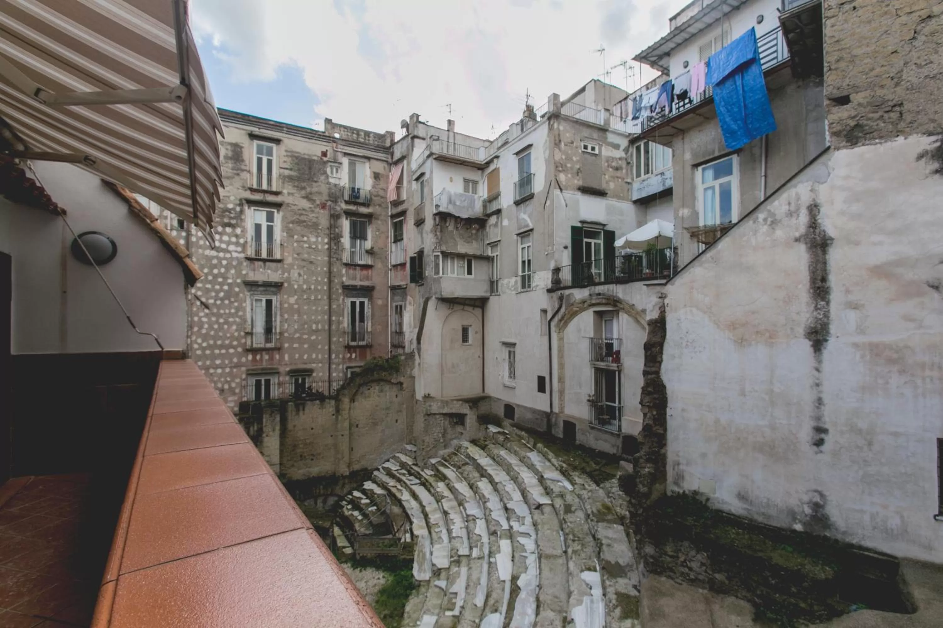 Neighbourhood in Anticaglia/24