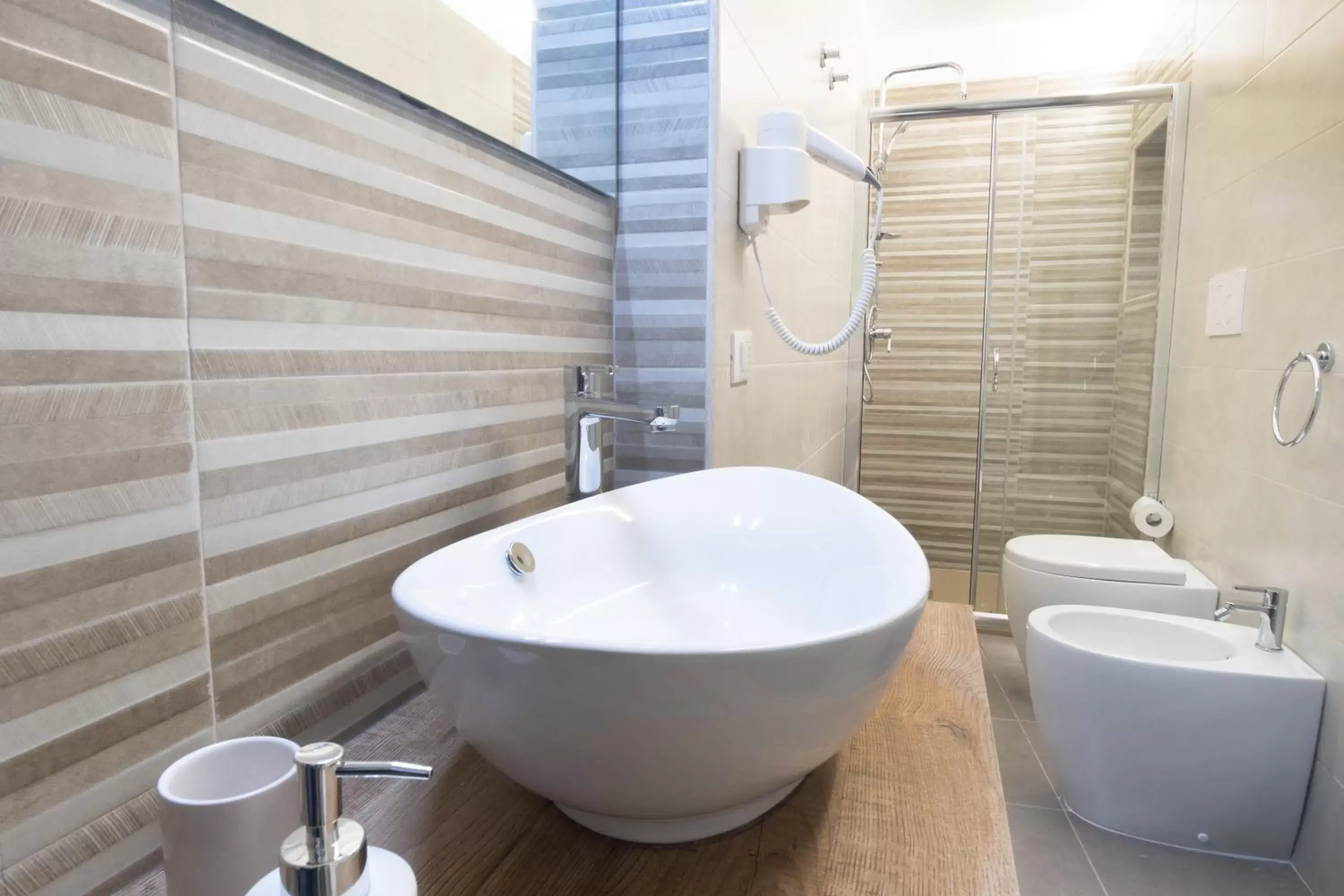 Shower, Bathroom in Le Stanze Del Duomo