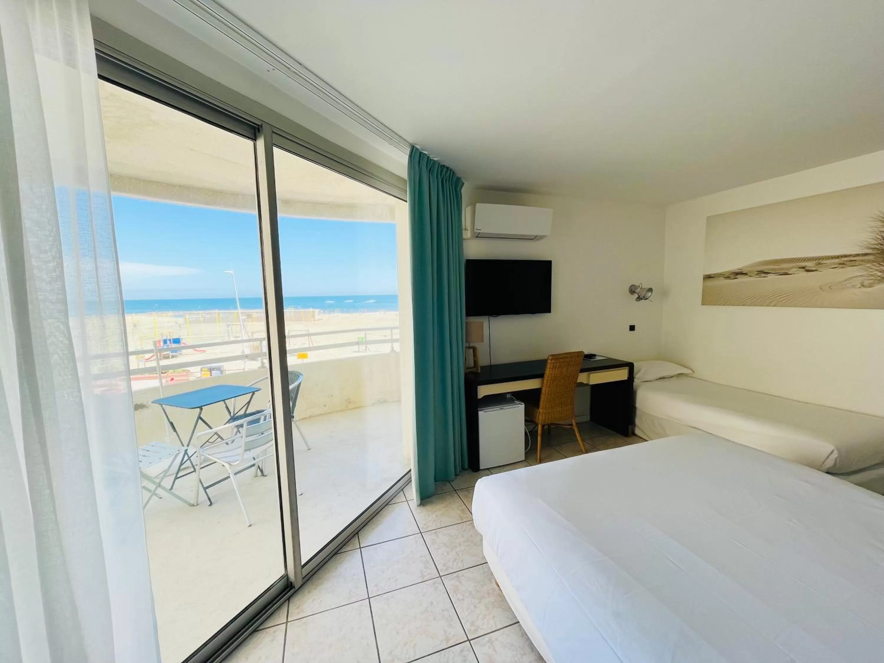 Photo of the whole room, Bed in Brasilia Hôtel