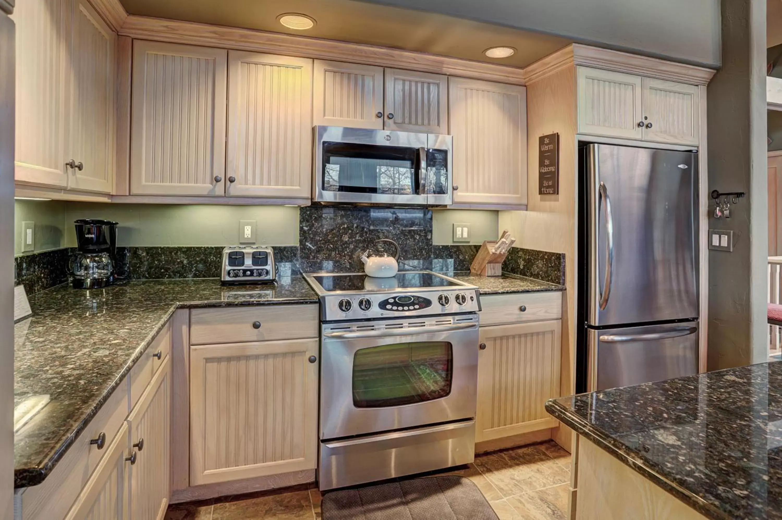 Kitchen/Kitchenette in The Pines Lodge, a RockResort