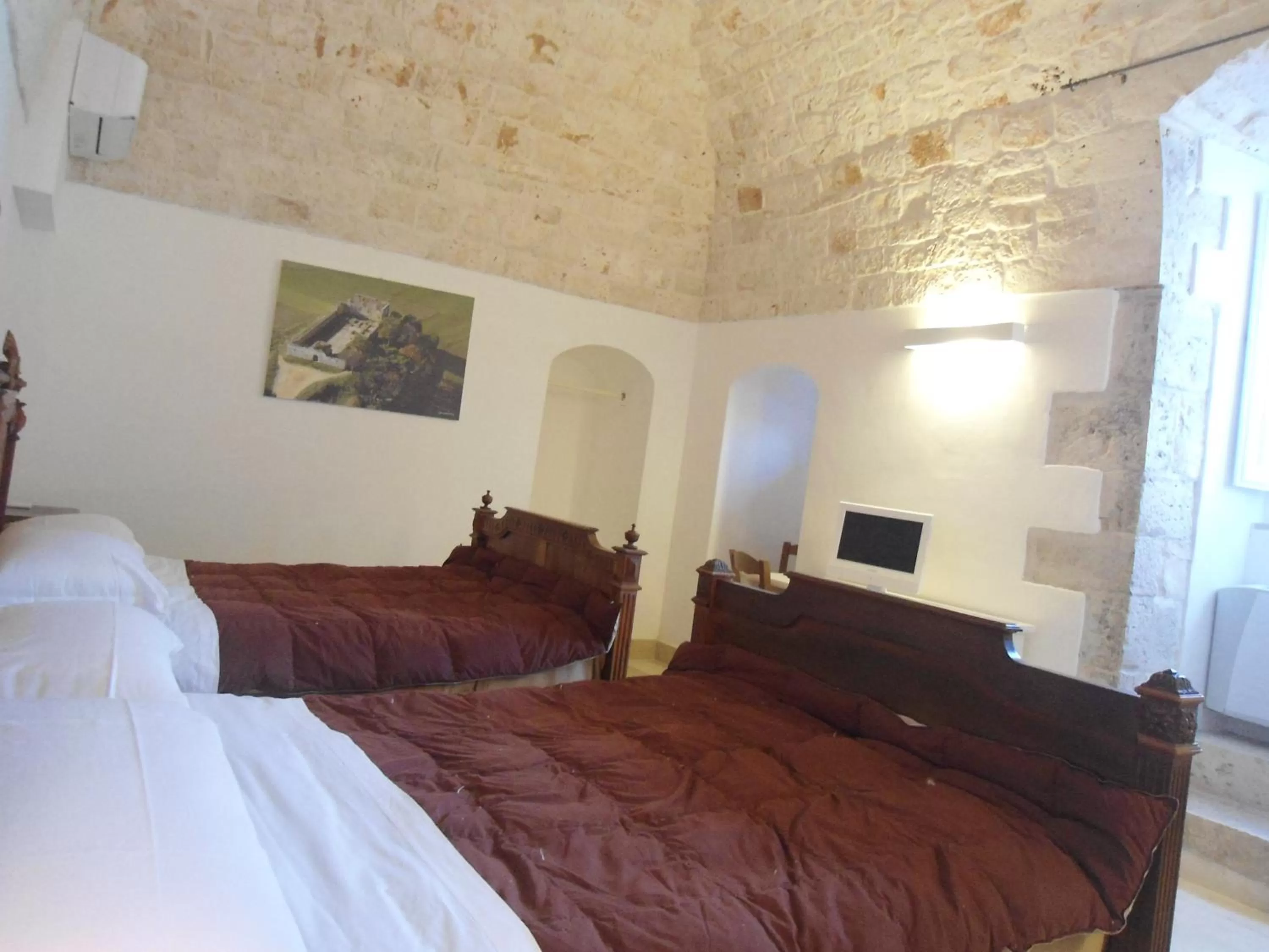 Photo of the whole room, Bed in Parco dei Manieri
