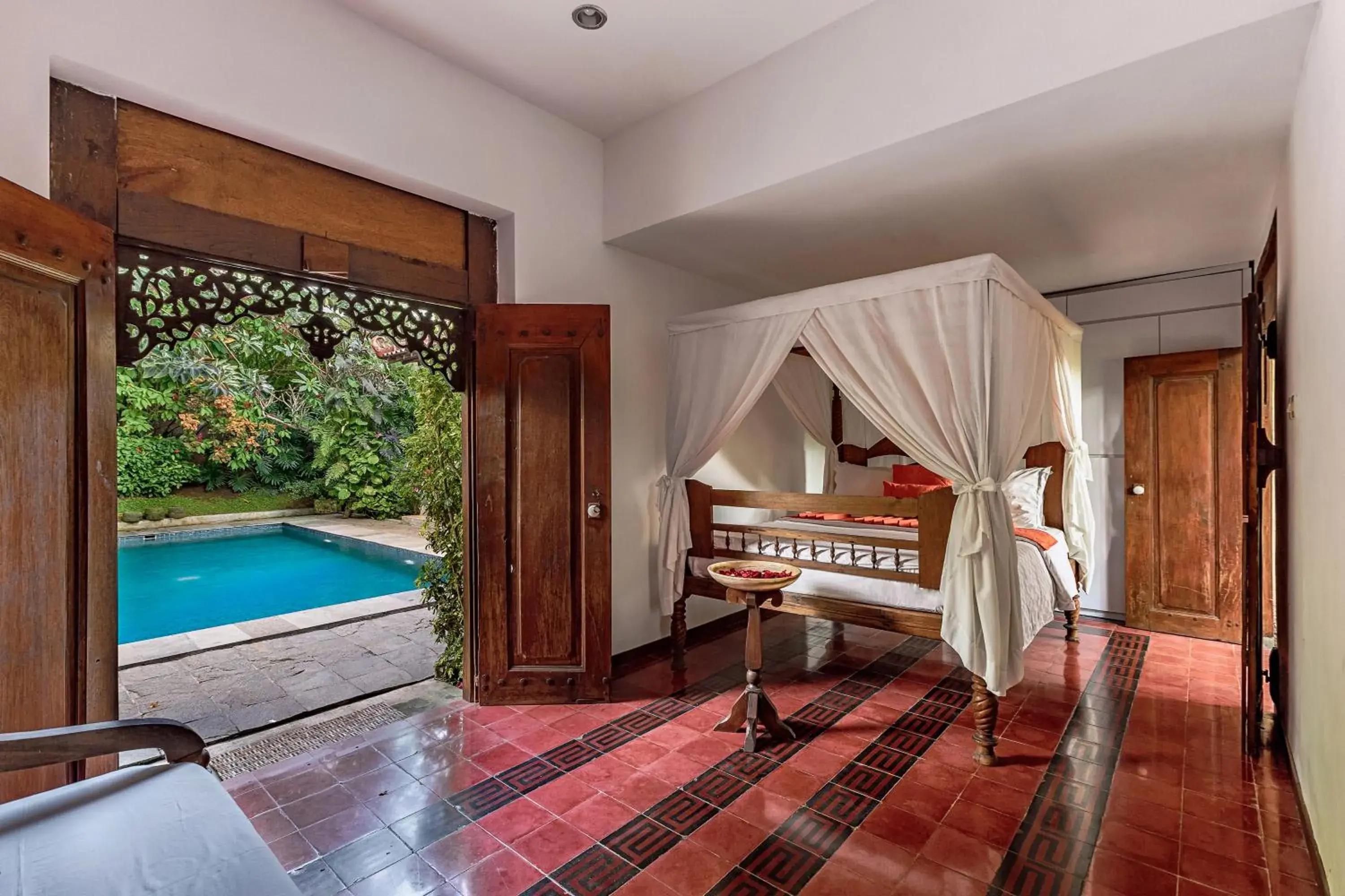 Photo of the whole room, Swimming Pool in Villa Mulyono