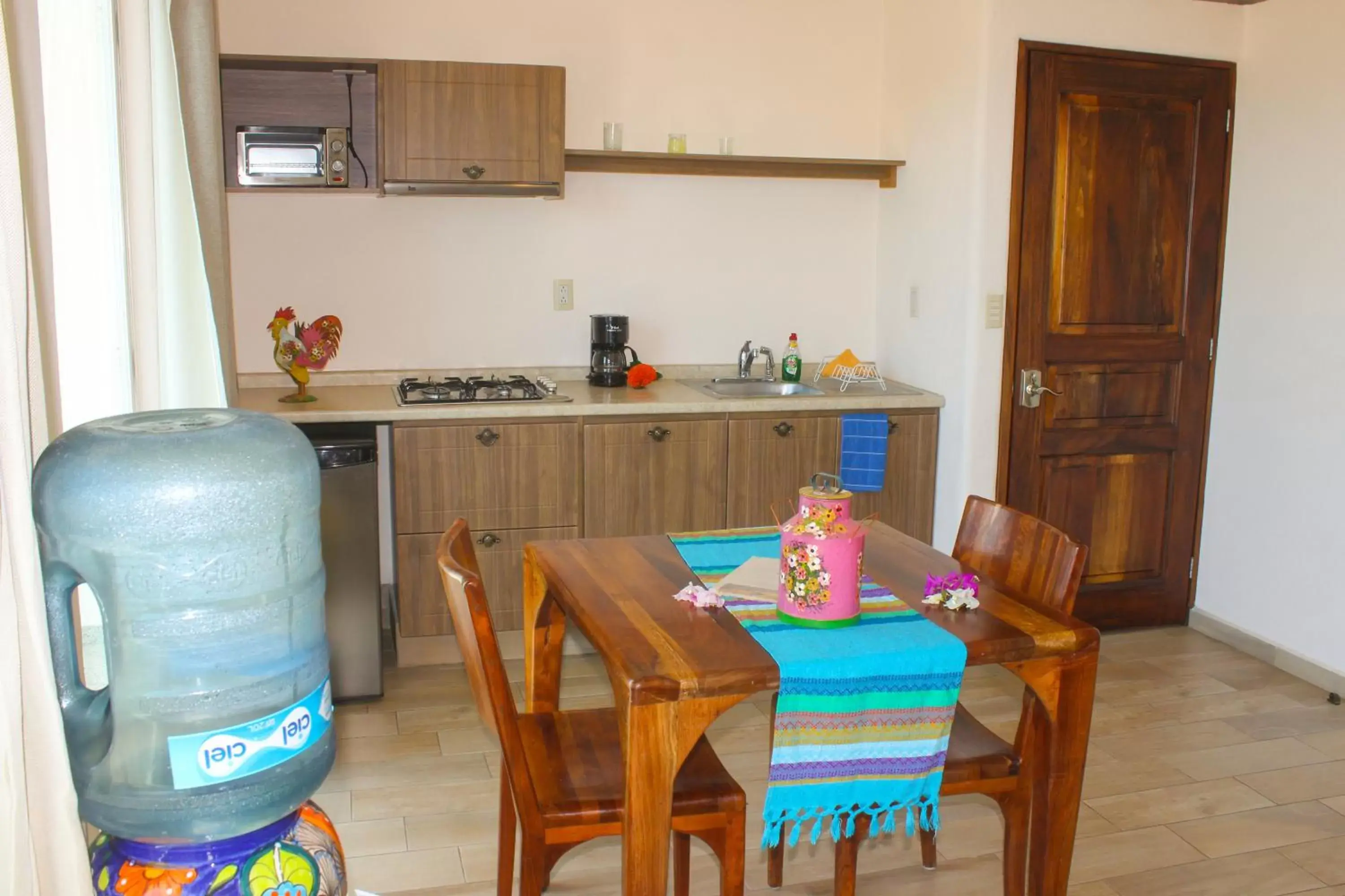 Kitchen or kitchenette, Dining Area in Villa Los Corales