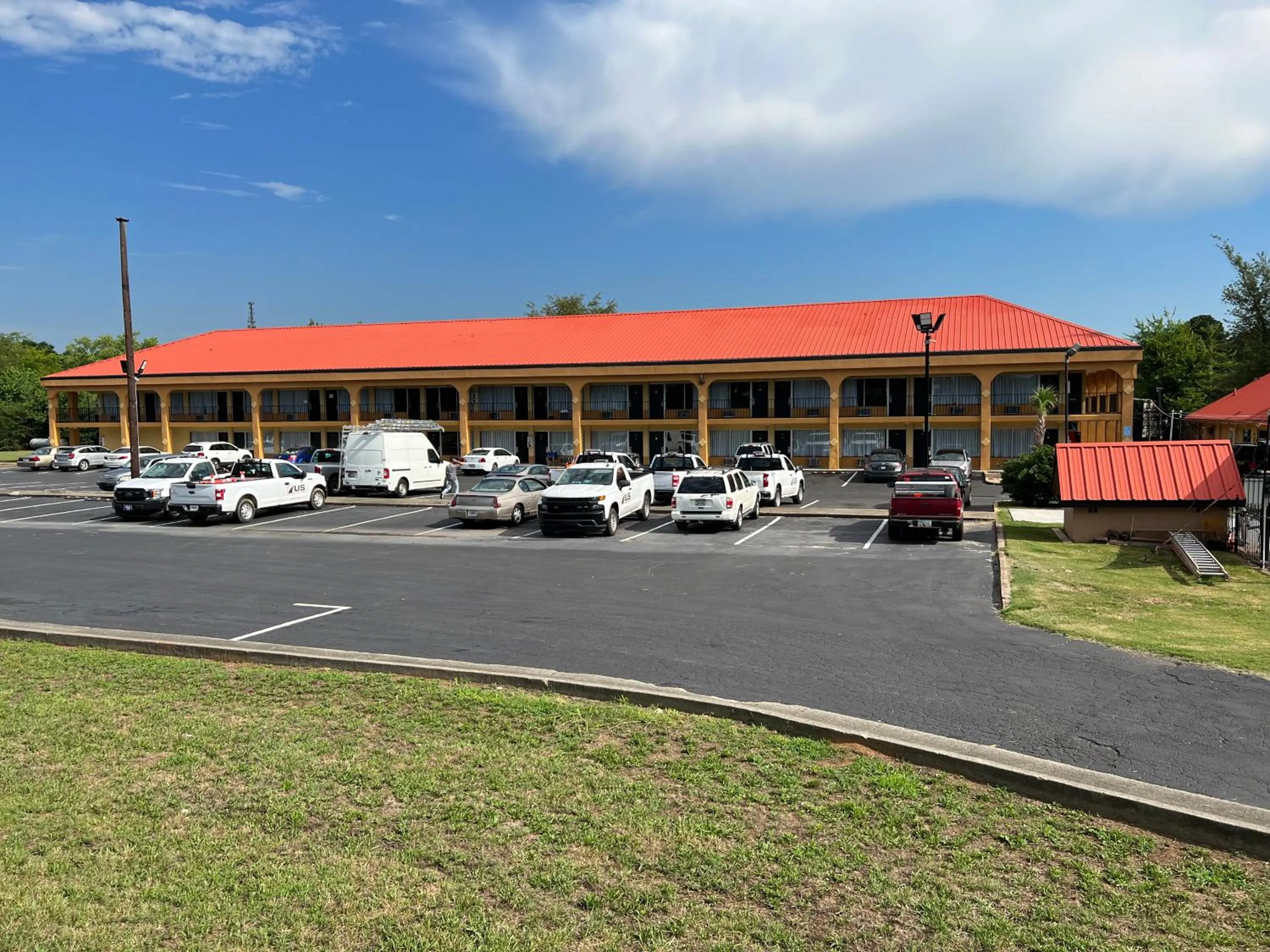 Property building in Country Hearth Inn & Suites Cartersville