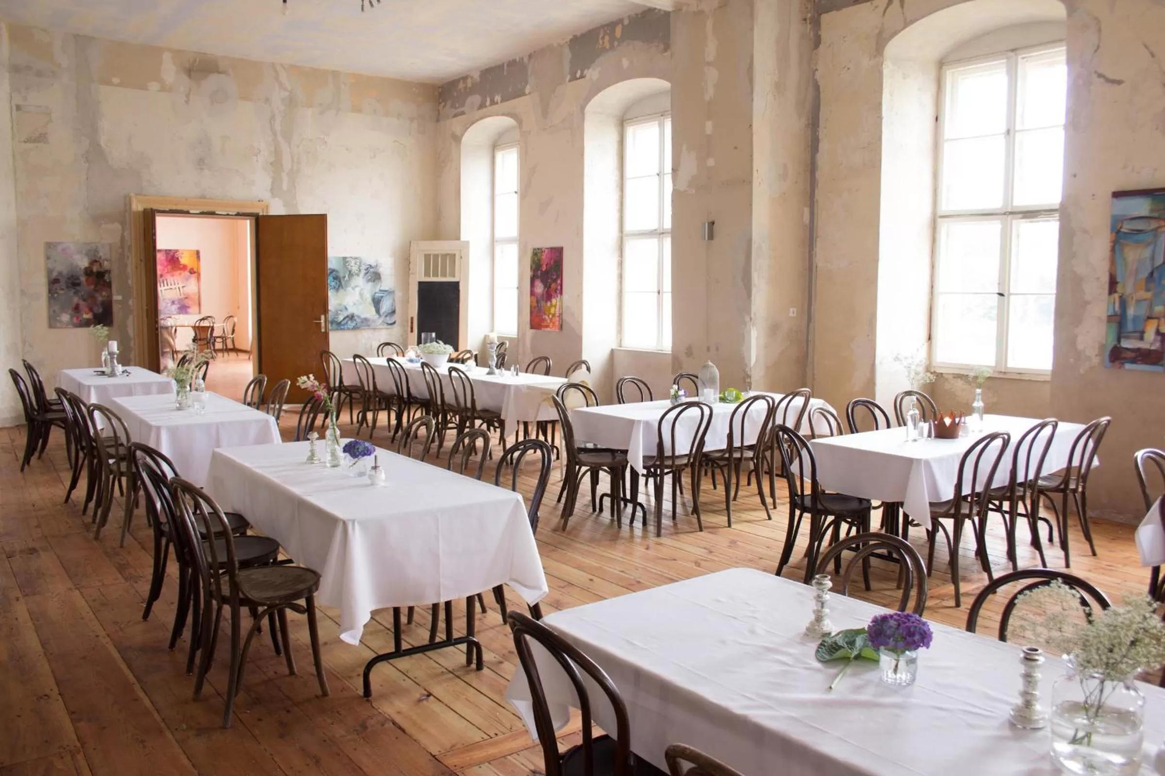 Restaurant/places to eat in Gästehaus Schloss Plaue