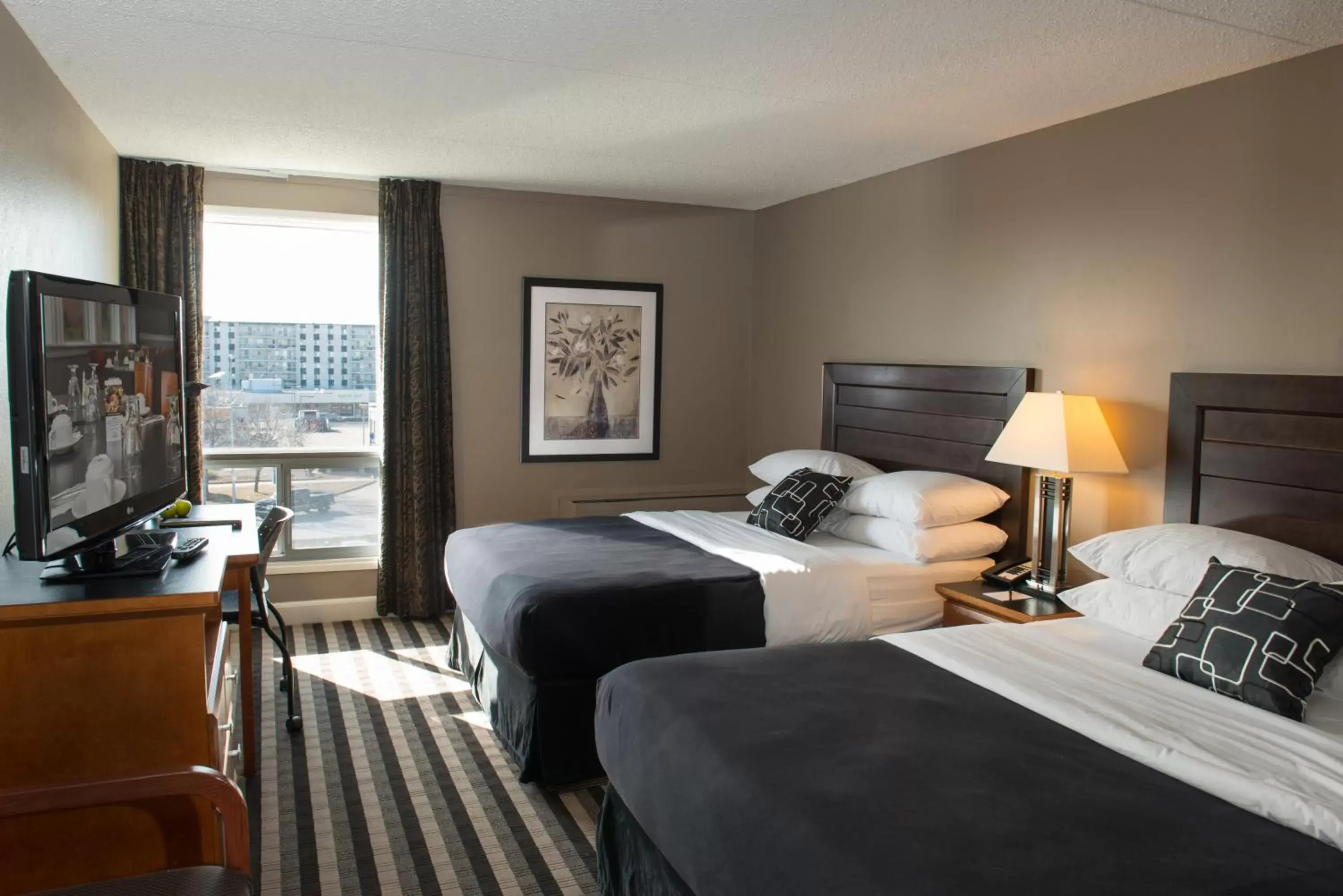 Guests, Bed in Royal Hotel Regina, Trademark Collection by Wyndham