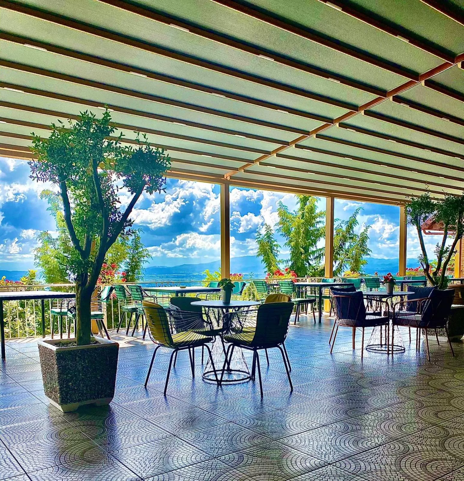 Restaurant/places to eat in Ardenica Boutique Hotel