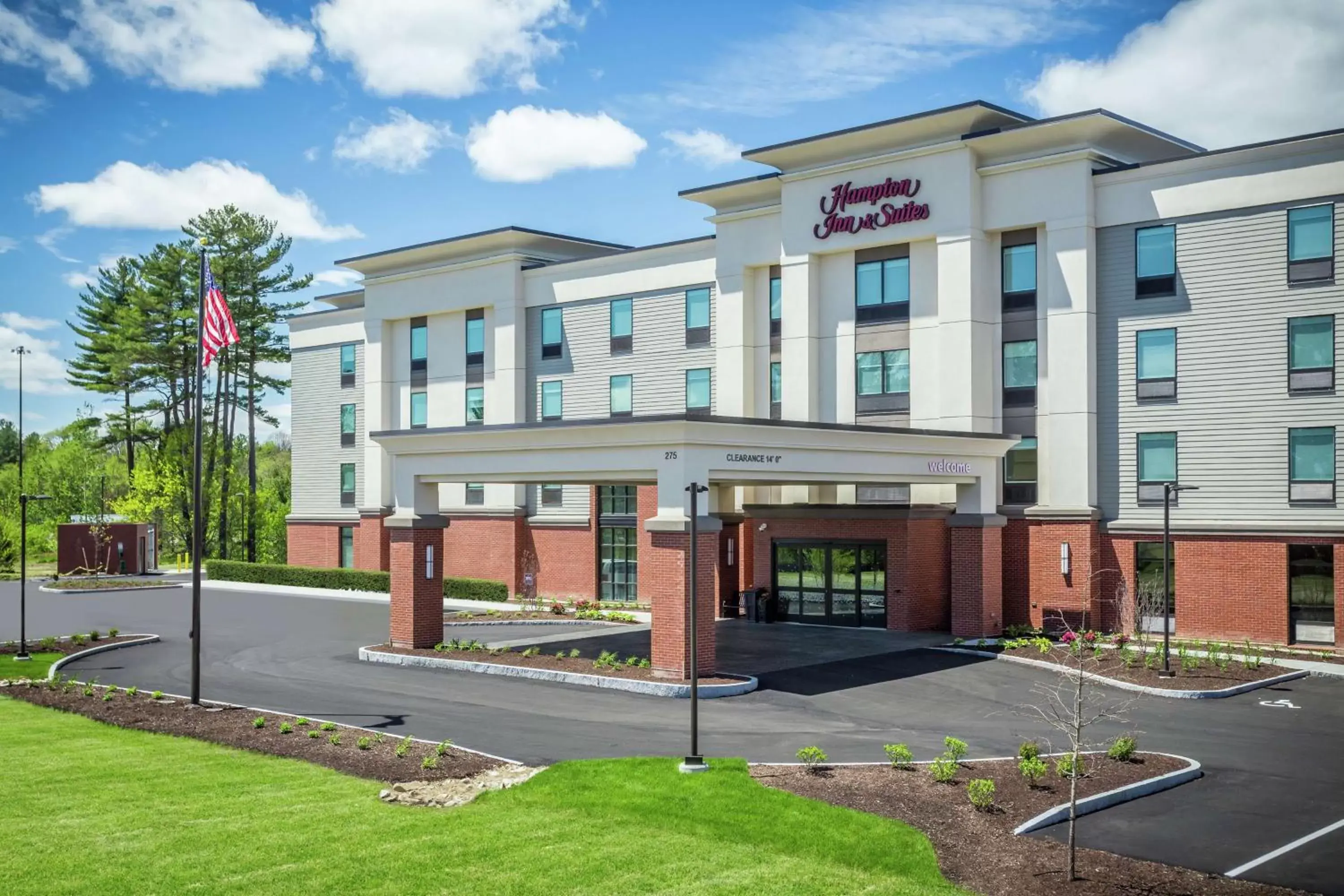 Property Building in Hampton Inn & Suites Kittery