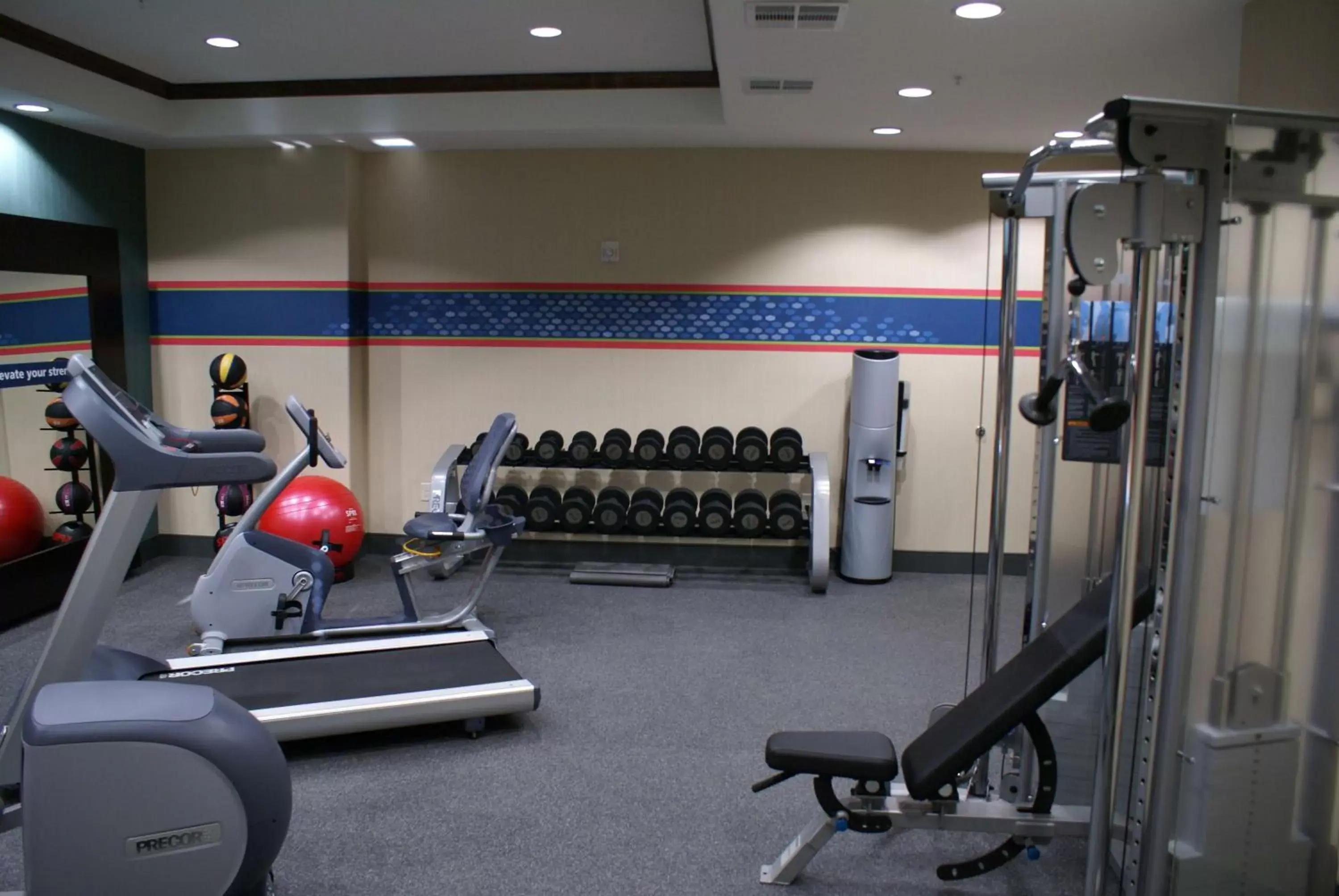 Fitness centre/facilities, Fitness Center/Facilities in Hampton Inn & Suites Center