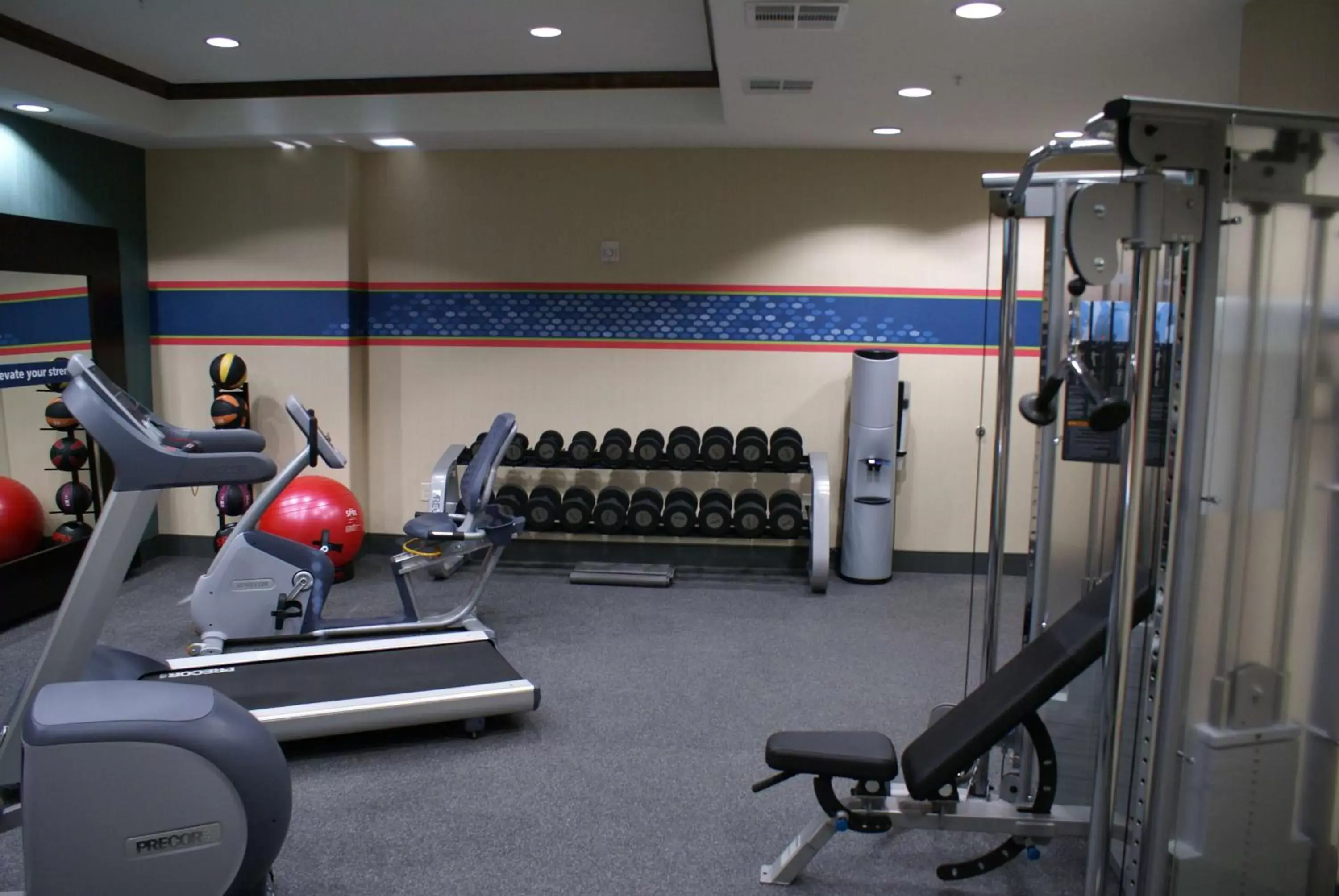 Fitness centre/facilities in Hampton Inn & Suites Center Fitness centre/facilities in Hampton Inn & Suites Center