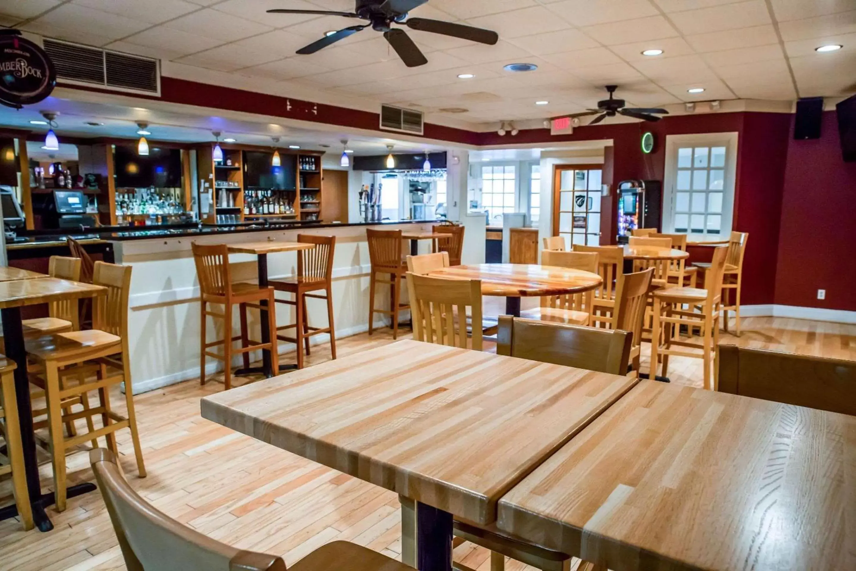 Restaurant/places to eat, Lounge/Bar in Quality Inn Elizabeth City near University