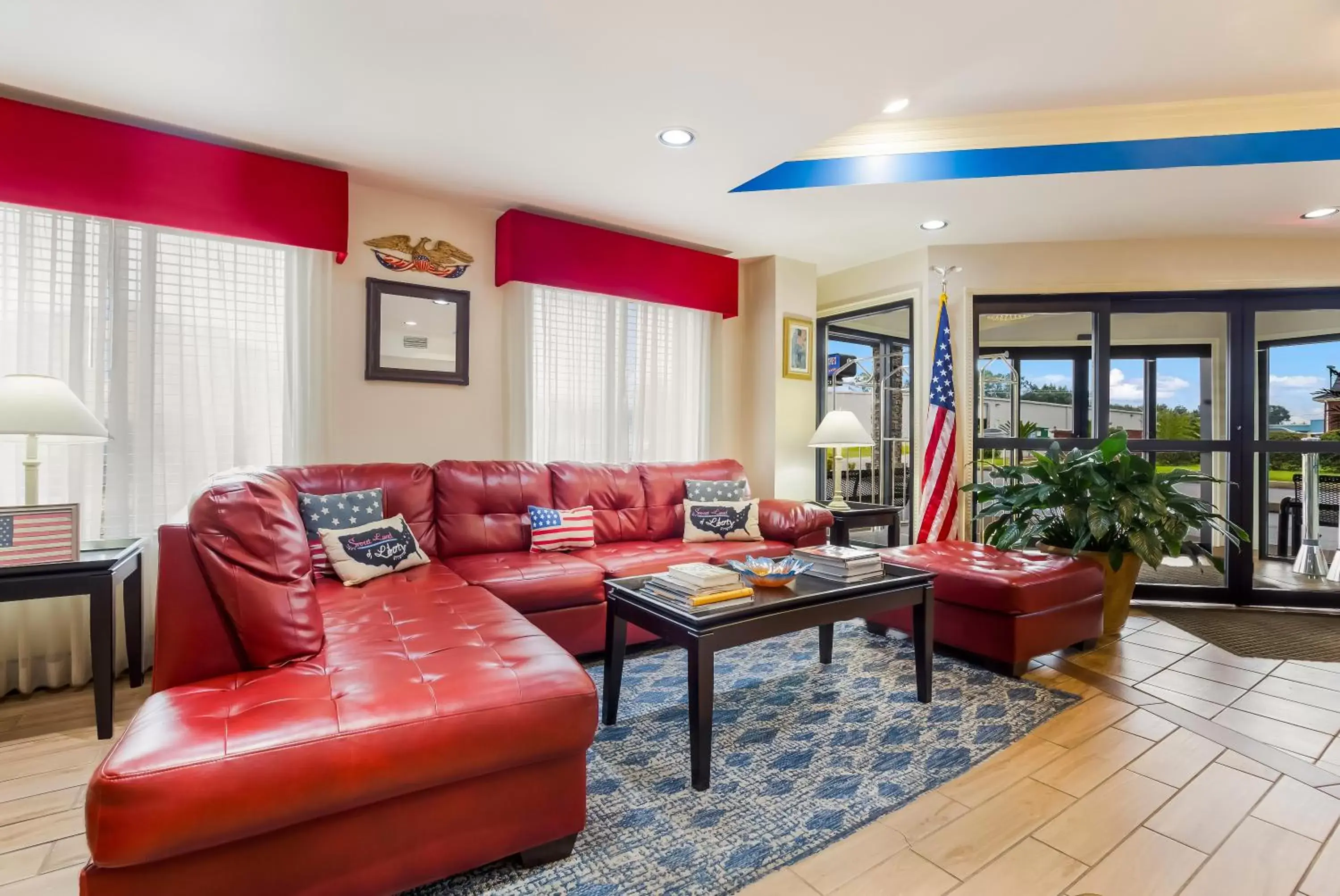 Seating Area in Hometown Inn Thomasville