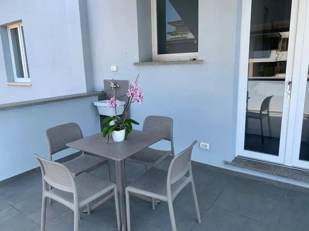 Dining Area in nautilus b&b suite design