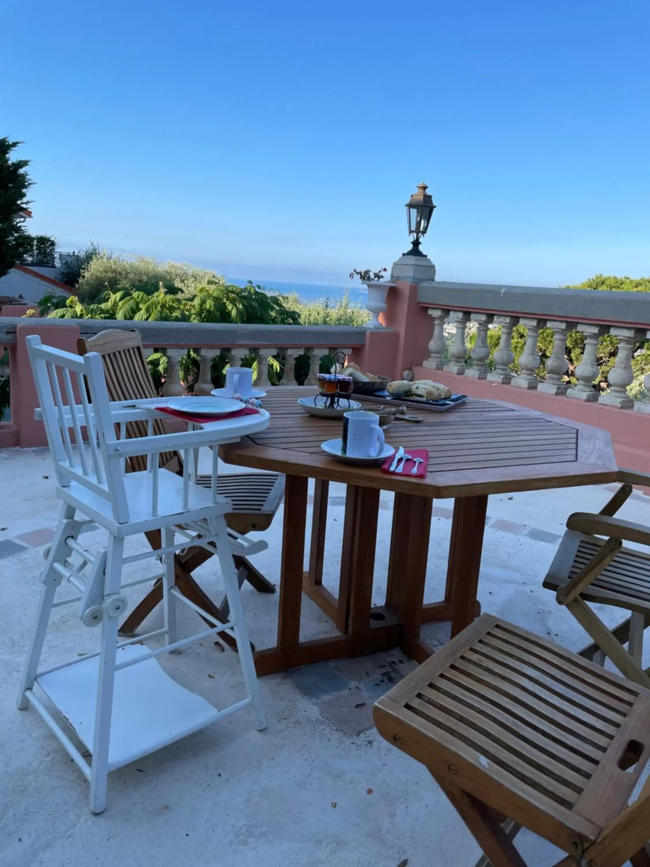 Balcony/Terrace in Chambre d'hôtes A l'ancre marine