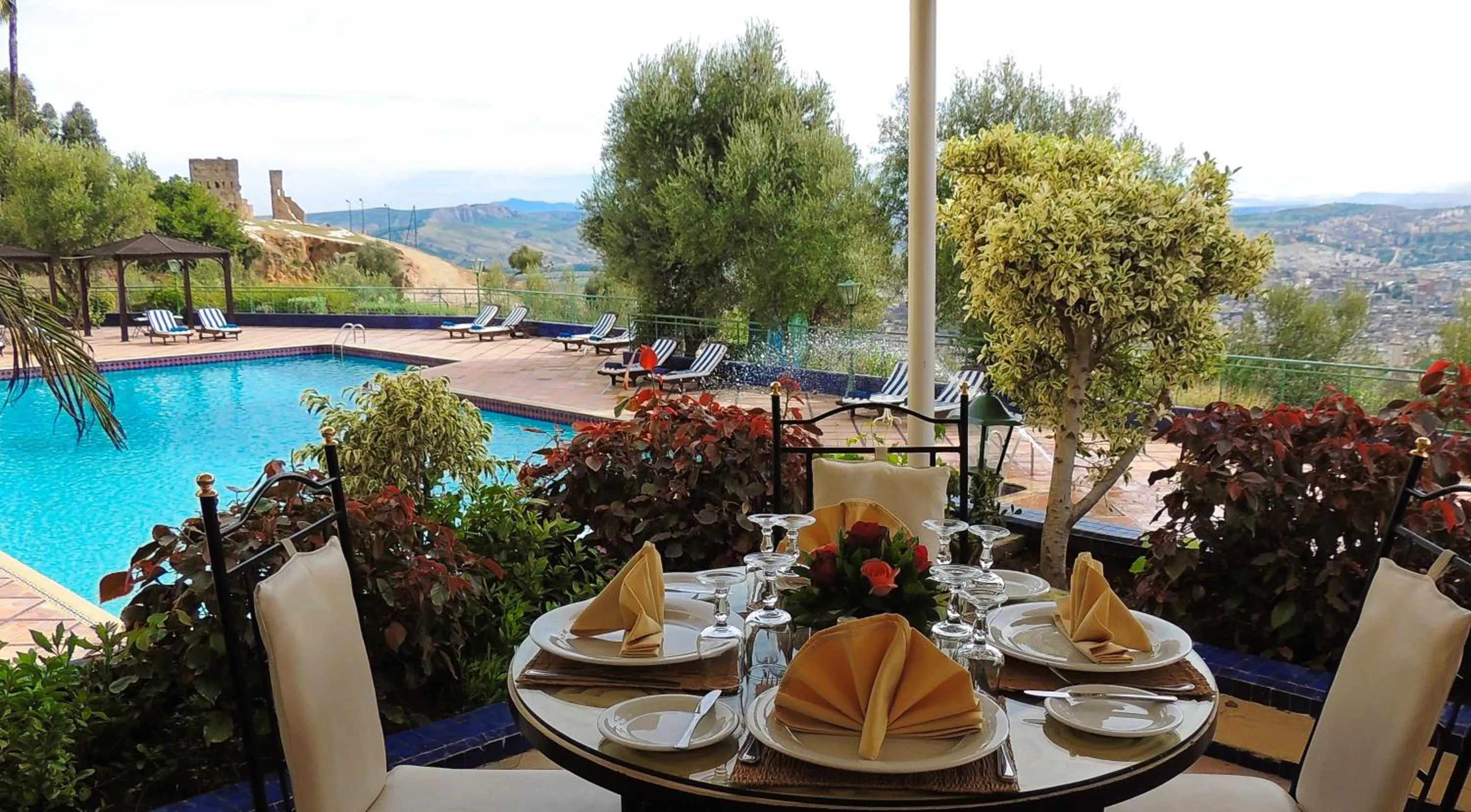 Restaurant/places to eat in Les Mérinides