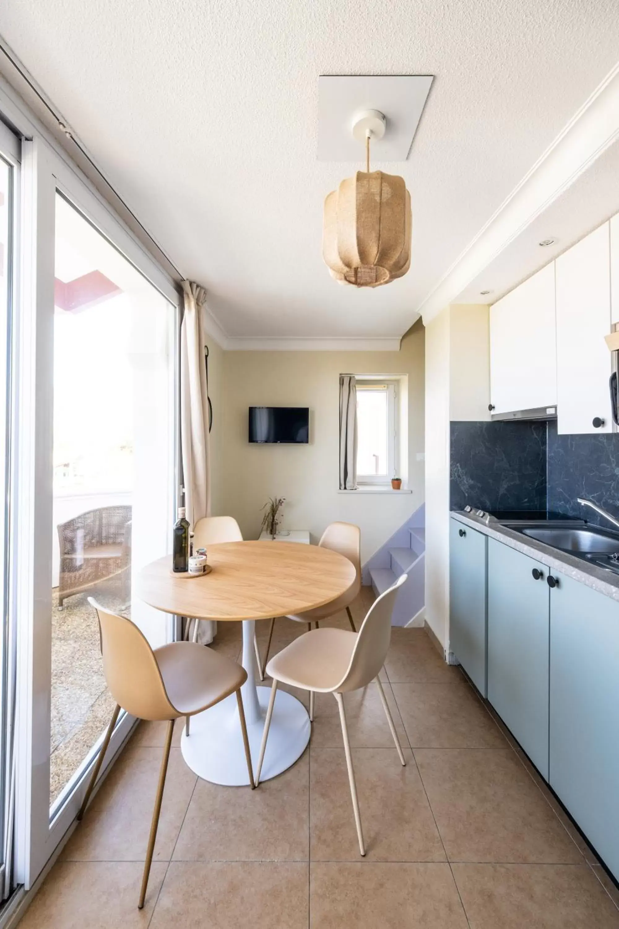 Kitchen/Kitchenette in Résidence Chateau d'Acotz - Avec piscine à 600m des plages à Saint-Jean-de-Luz