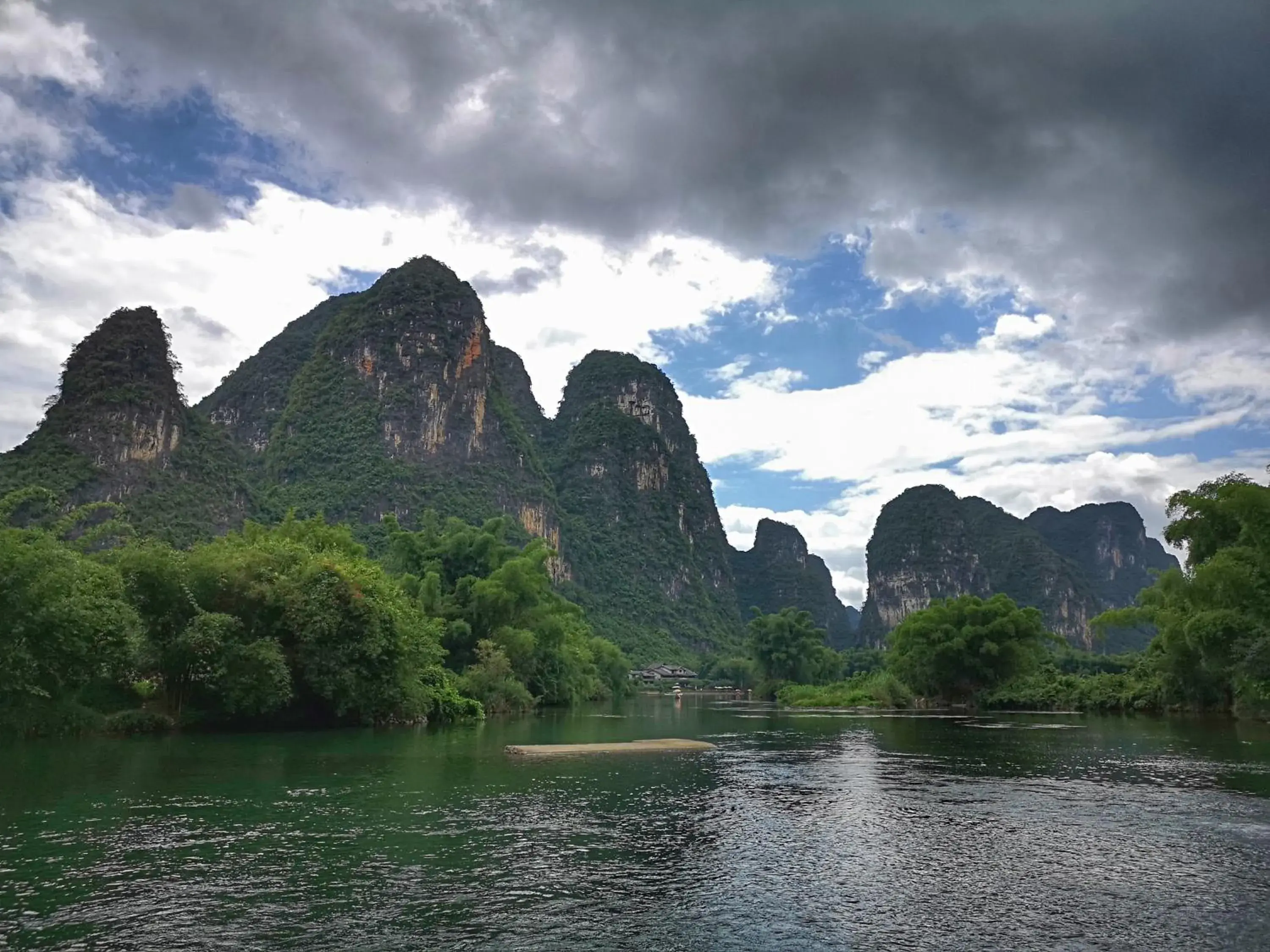 Hiking, Natural Landscape in Yangshuo Moondance Hotel