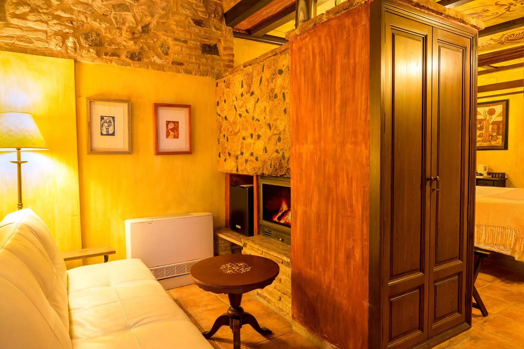 Living room, Bed in Hotel Spa La Casa del Rector Almagro