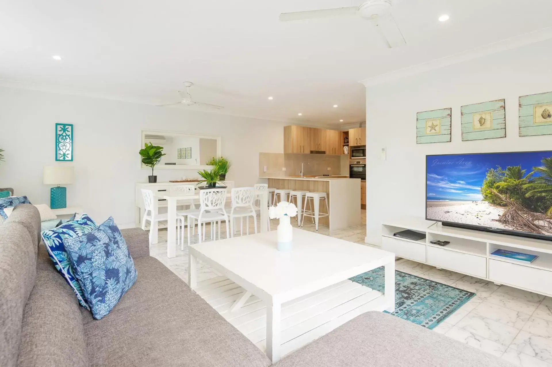 TV and multimedia, Seating Area in Garrick House