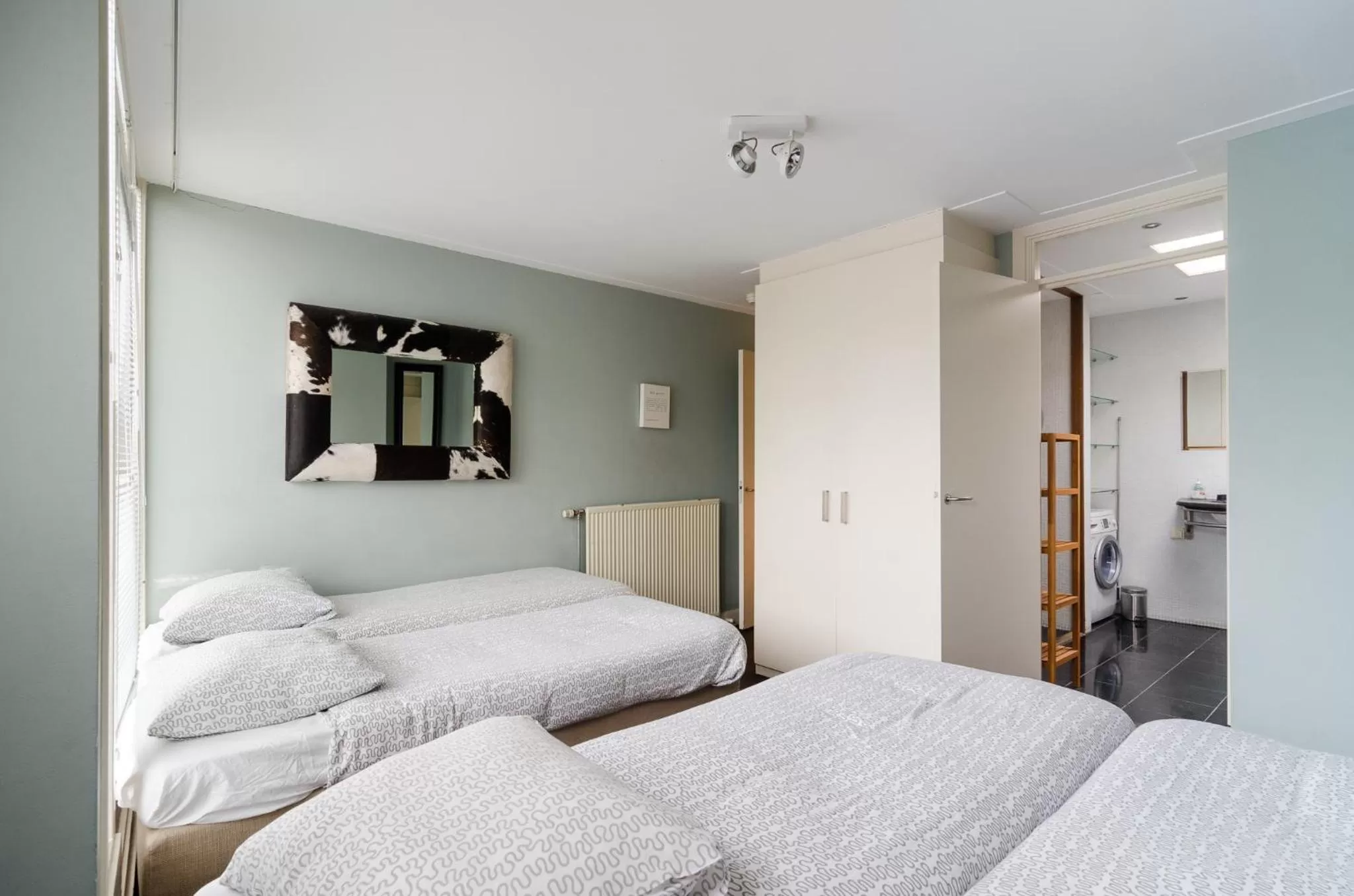 Photo of the whole room, Bed in Marnix Top: 8P near Leidsche