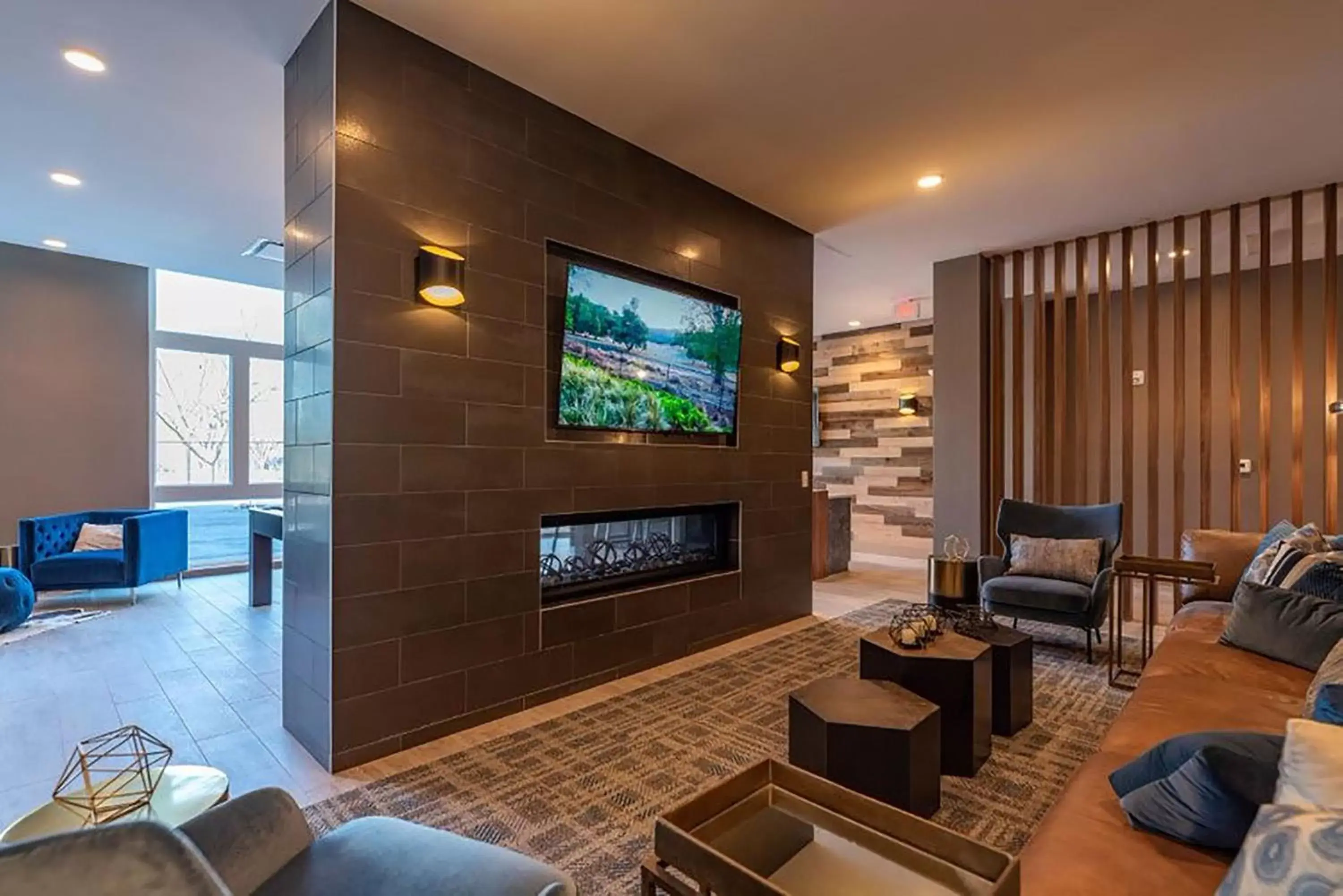 Communal lounge/ TV room, Seating Area in Luxury Furnished Apartments by Hyatus Downtown at Yale