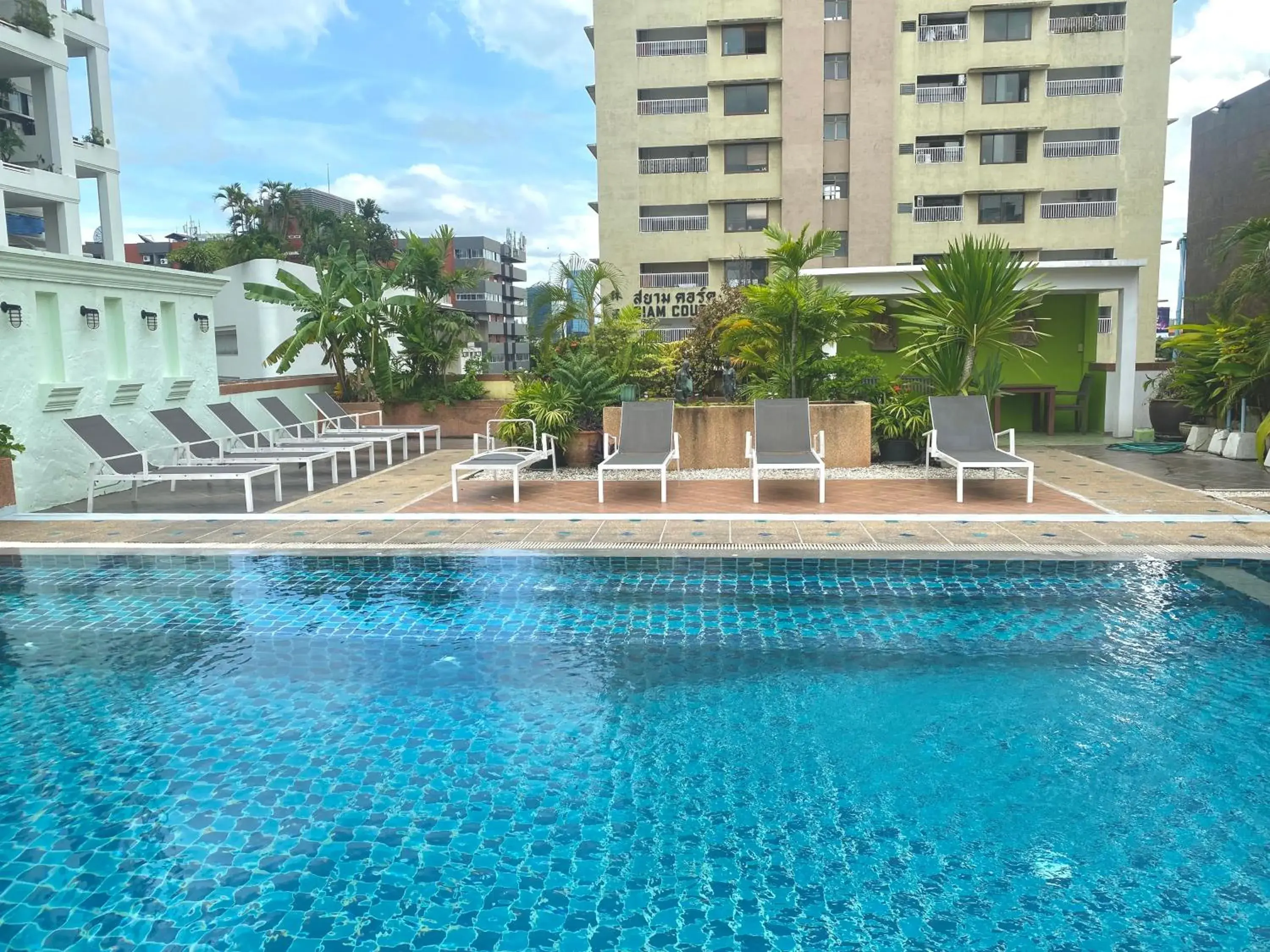 Swimming Pool in Woraburi Sukhumvit Hotel
