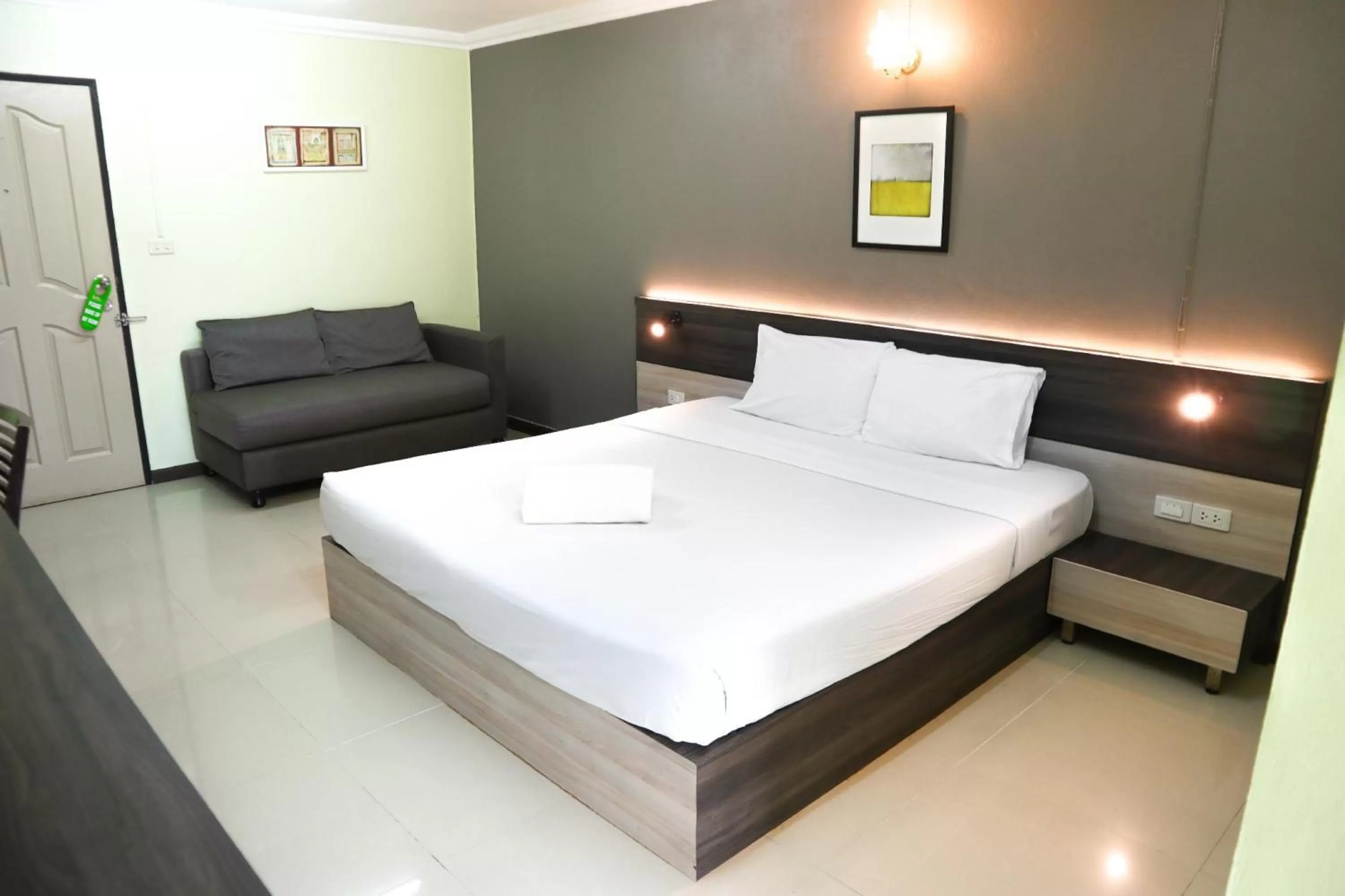 Bedroom, Bed in Smith Residence