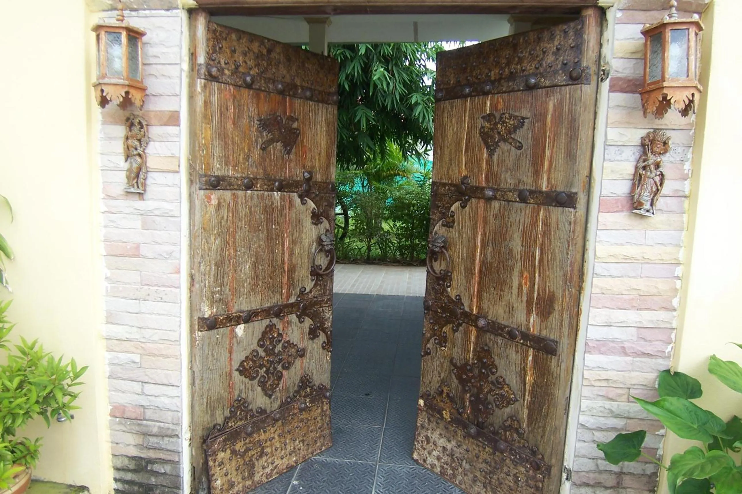 Facade/entrance in Phuket Airport Overnight Hotel