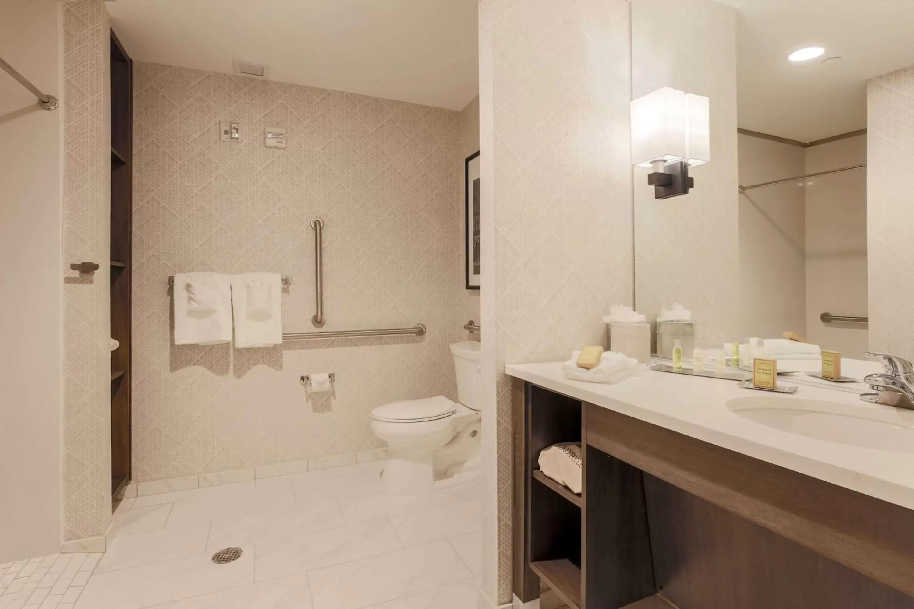 Bathroom in DoubleTree by Hilton Evansville