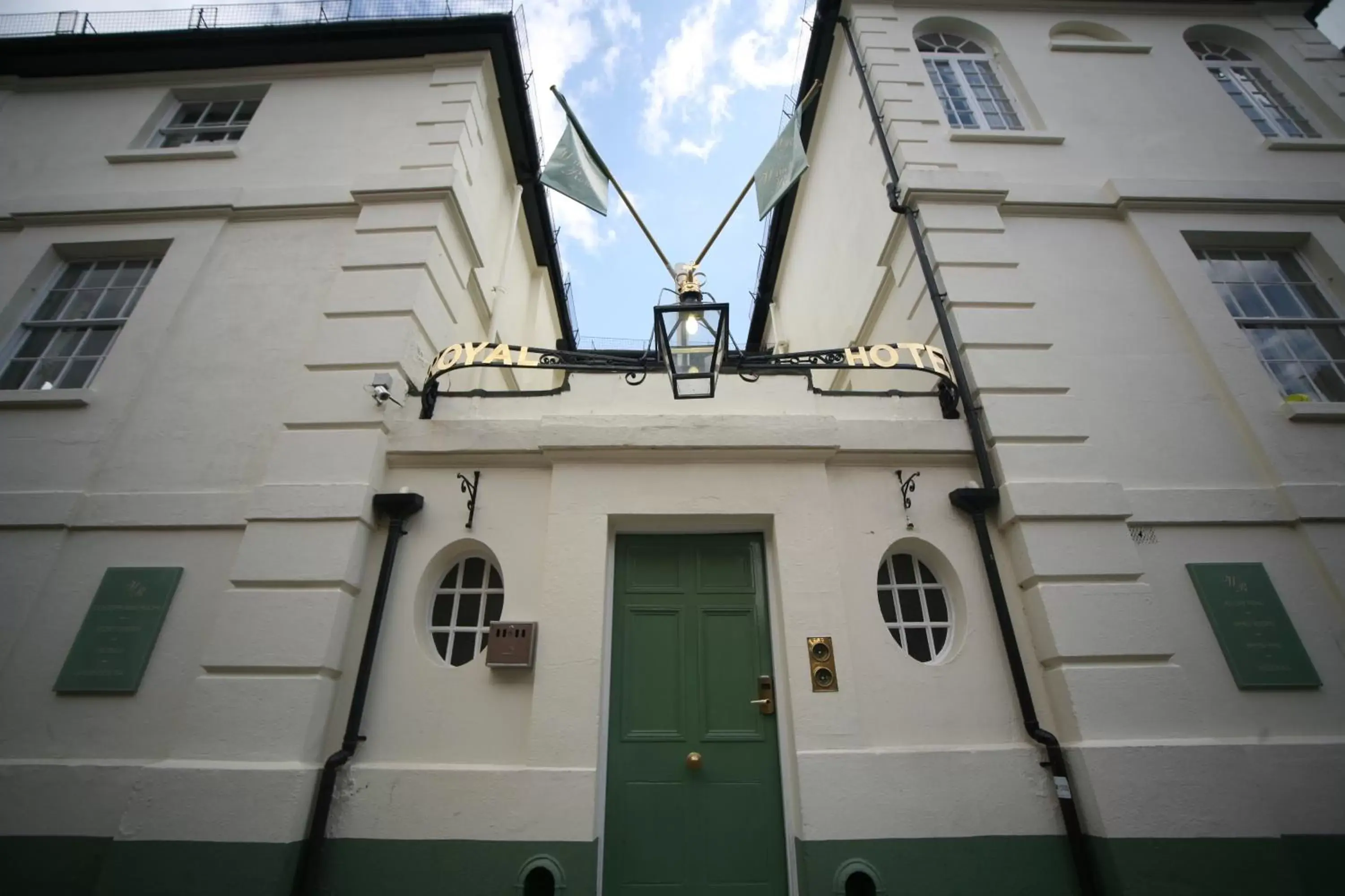 Facade/entrance, Property Building in Winchester Royal Hotel