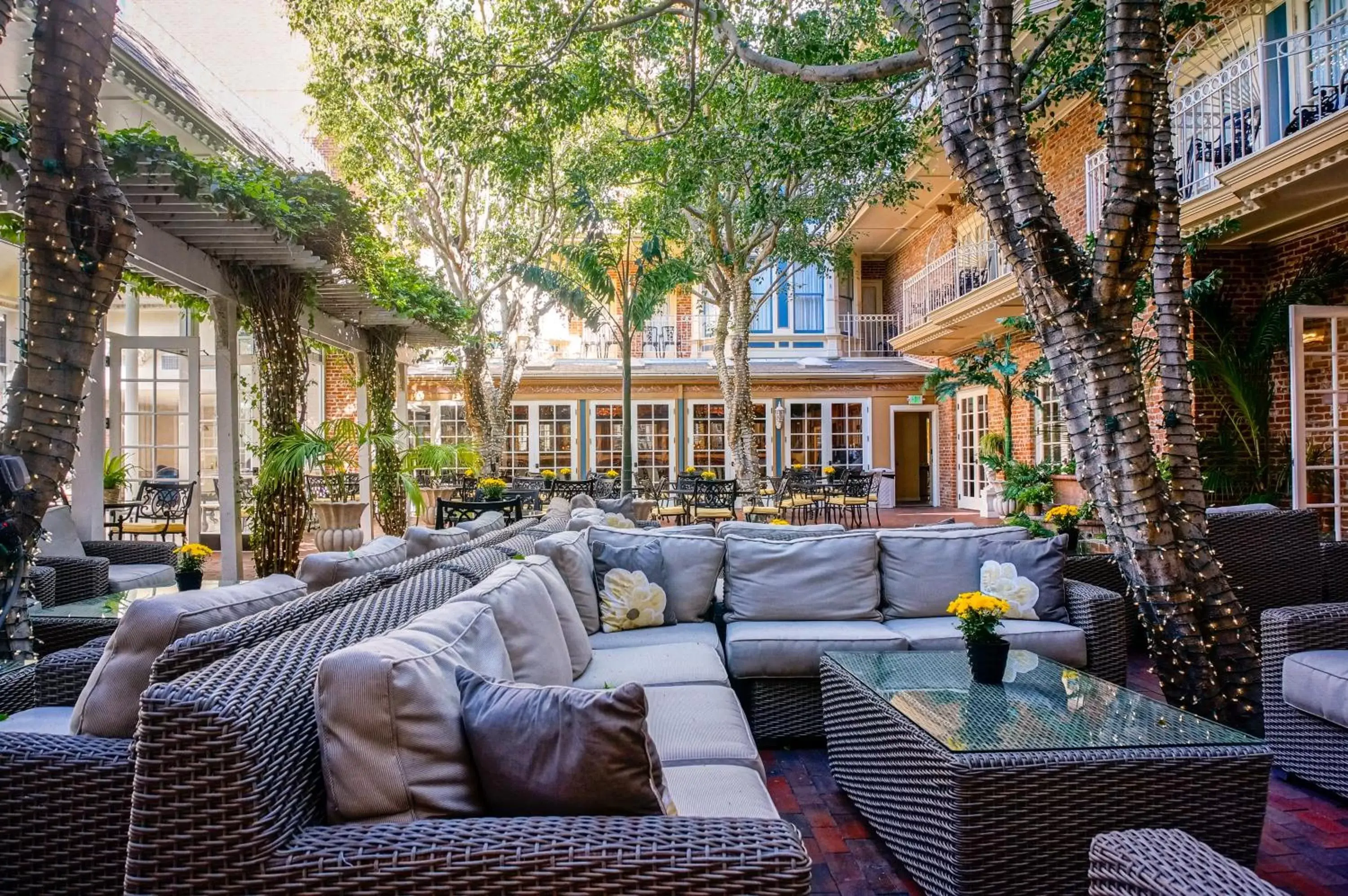 Patio in Horton Grand Hotel