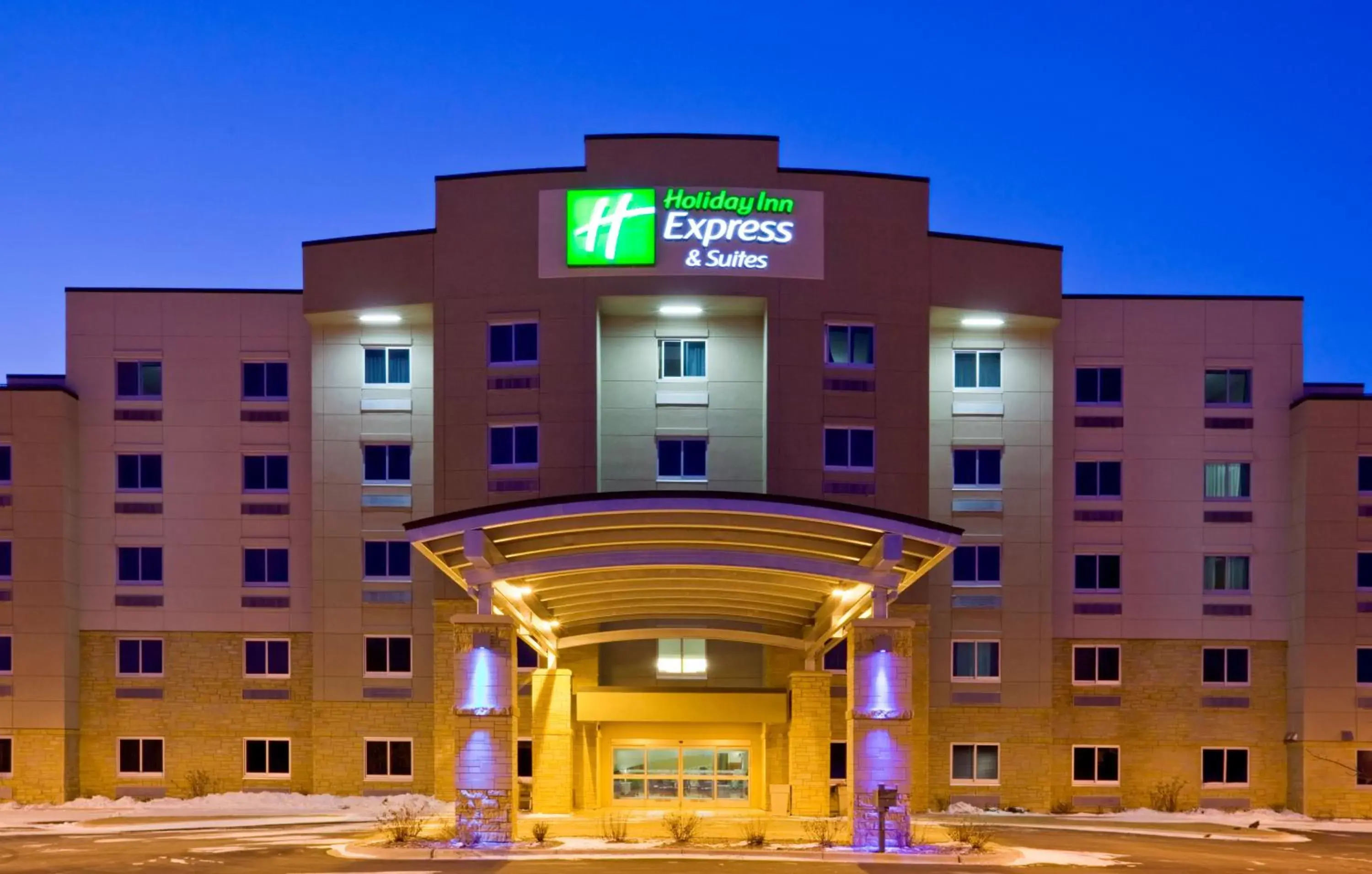 Property building in Holiday Inn Express Hotel & Suites Mankato East, an IHG Hotel