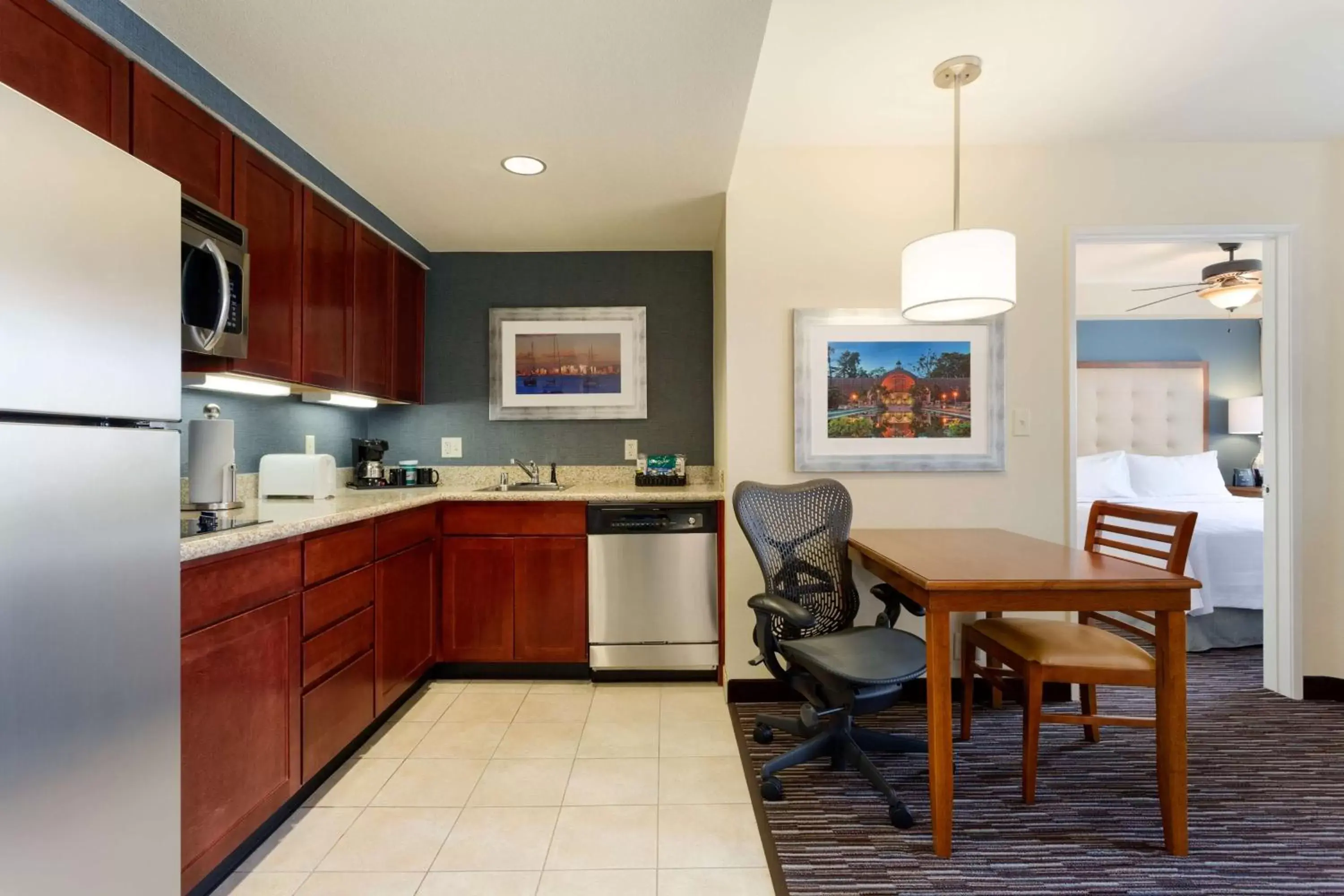 Photo of the whole room, Kitchen/Kitchenette in Homewood Suites by Hilton San Diego Airport-Liberty Station