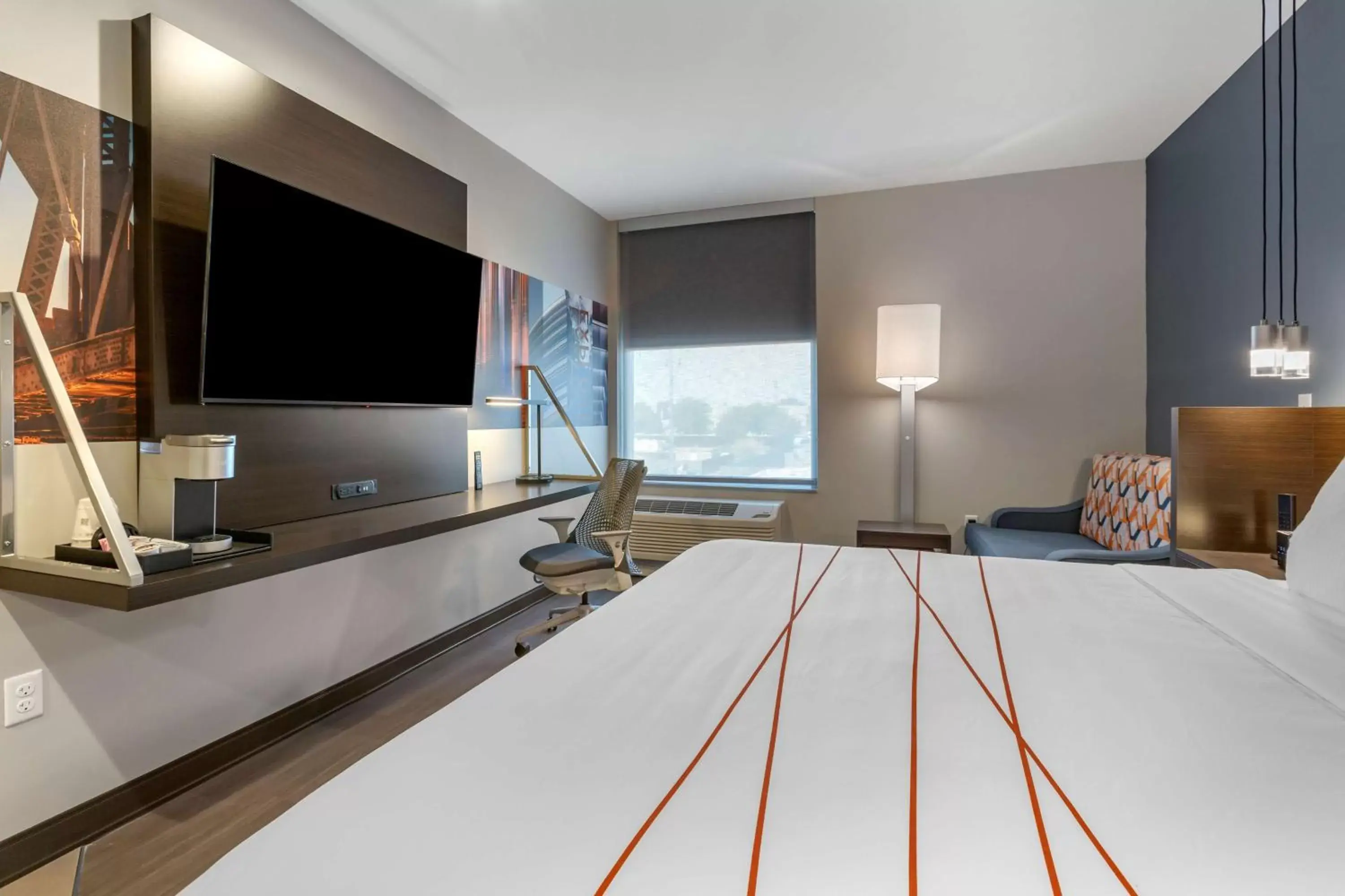 Bedroom, Bed in Vīb Hotel by Best Western Phoenix - Tempe Bedroom, Bed in Vīb Hotel by Best Western Phoenix - Tempe