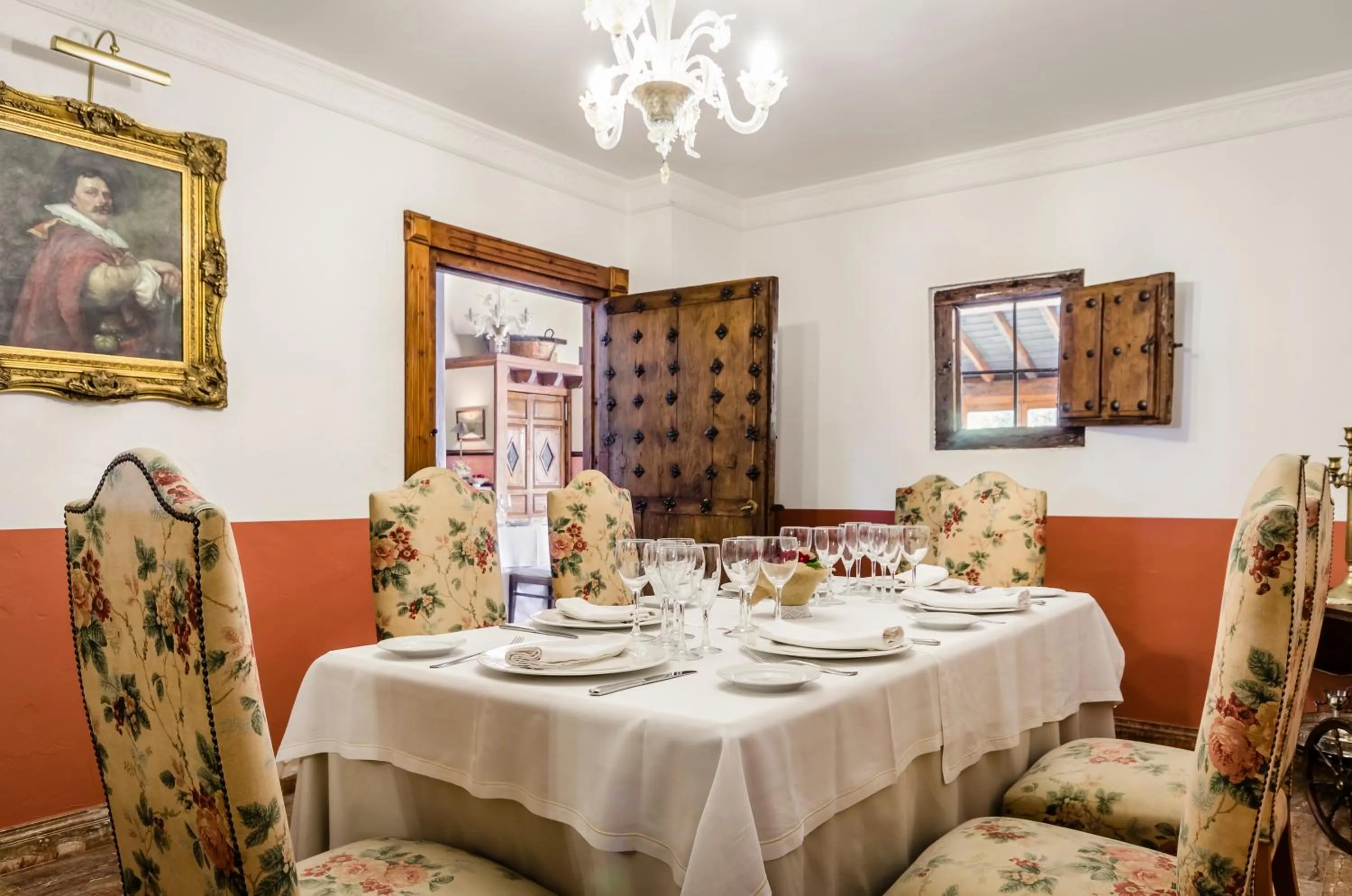 Restaurant/places to eat in YIT Vereda Real