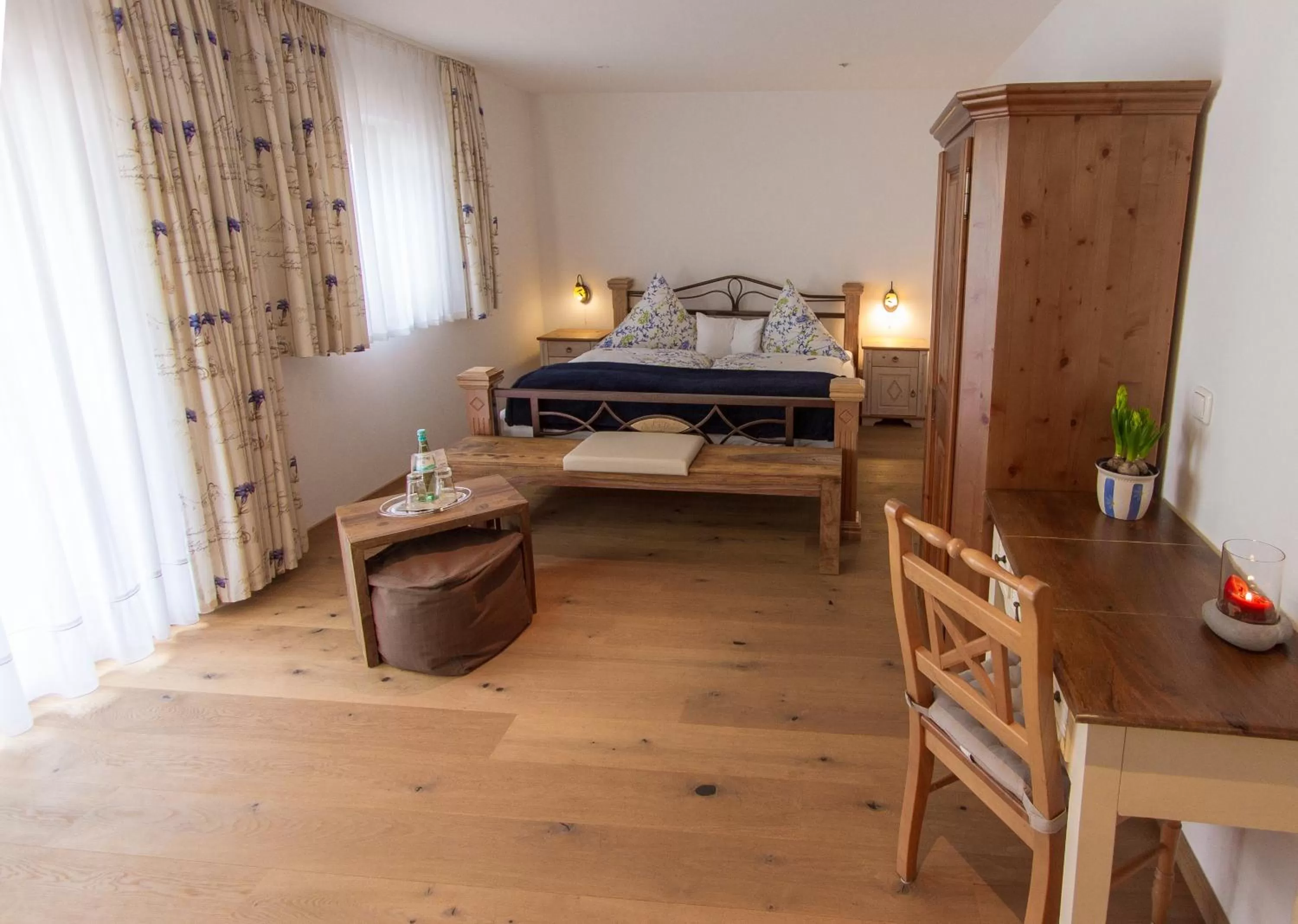 Photo of the whole room in Hotel Alpenblick