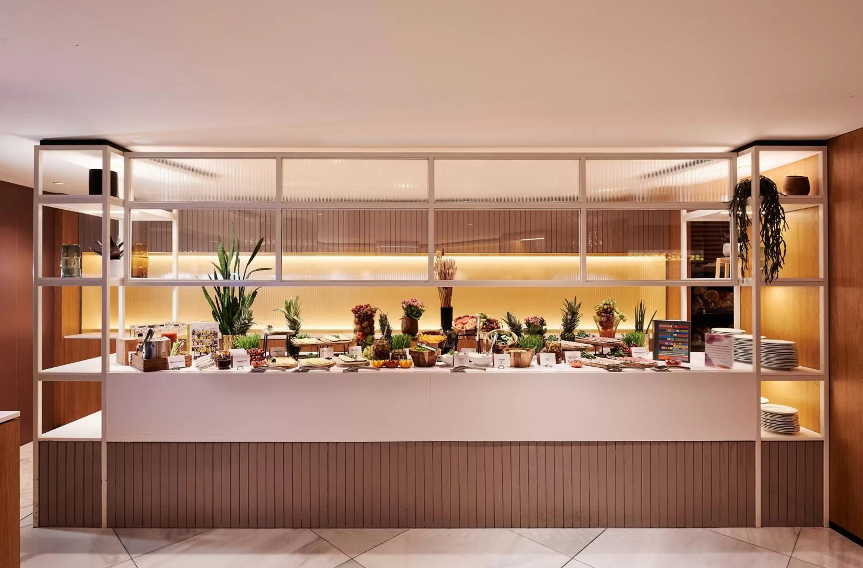 Buffet breakfast, Restaurant/Places to Eat in Melia White House Hotel