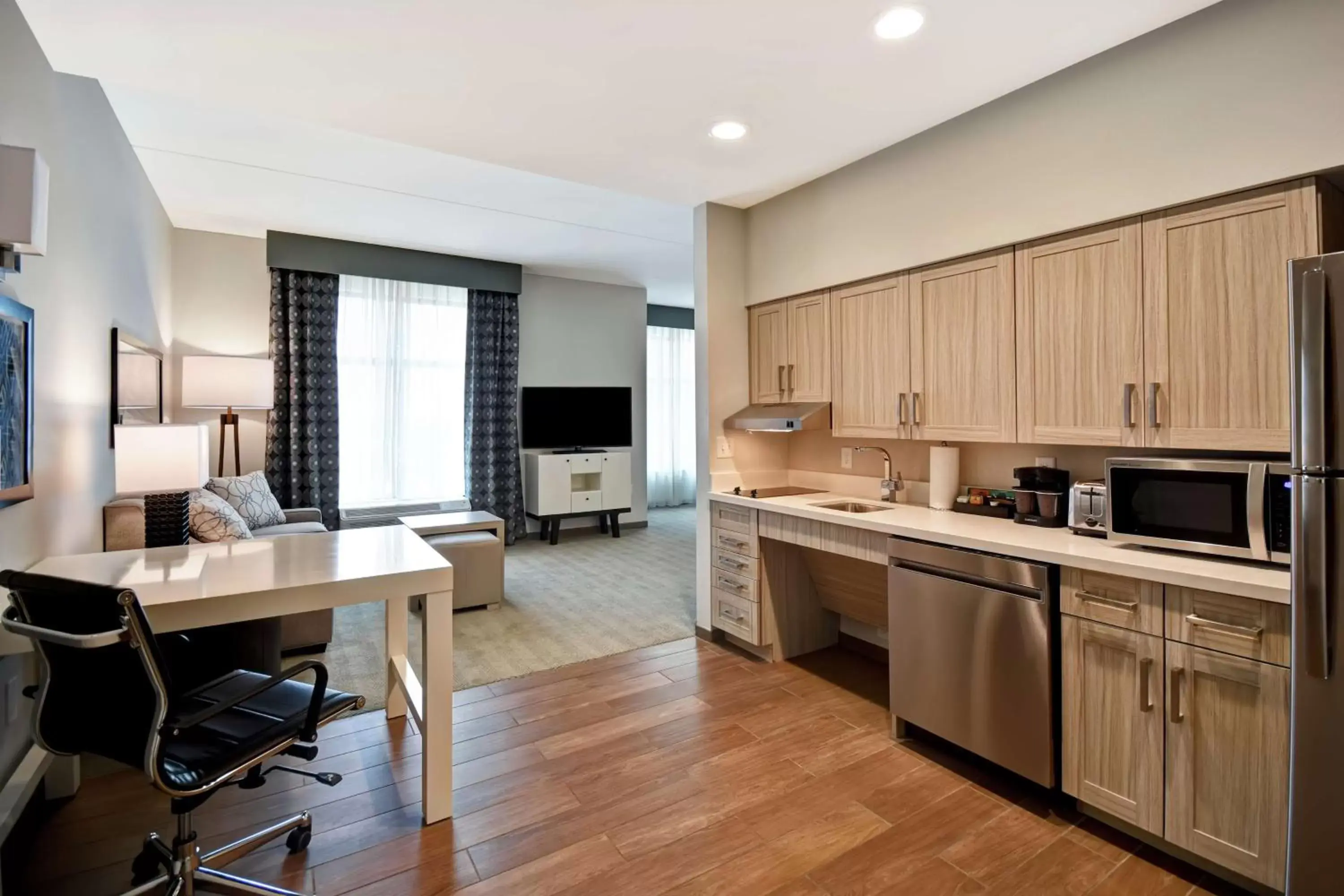 Bedroom, Kitchen/Kitchenette in Homewood Suites By Hilton Greenville Downtown