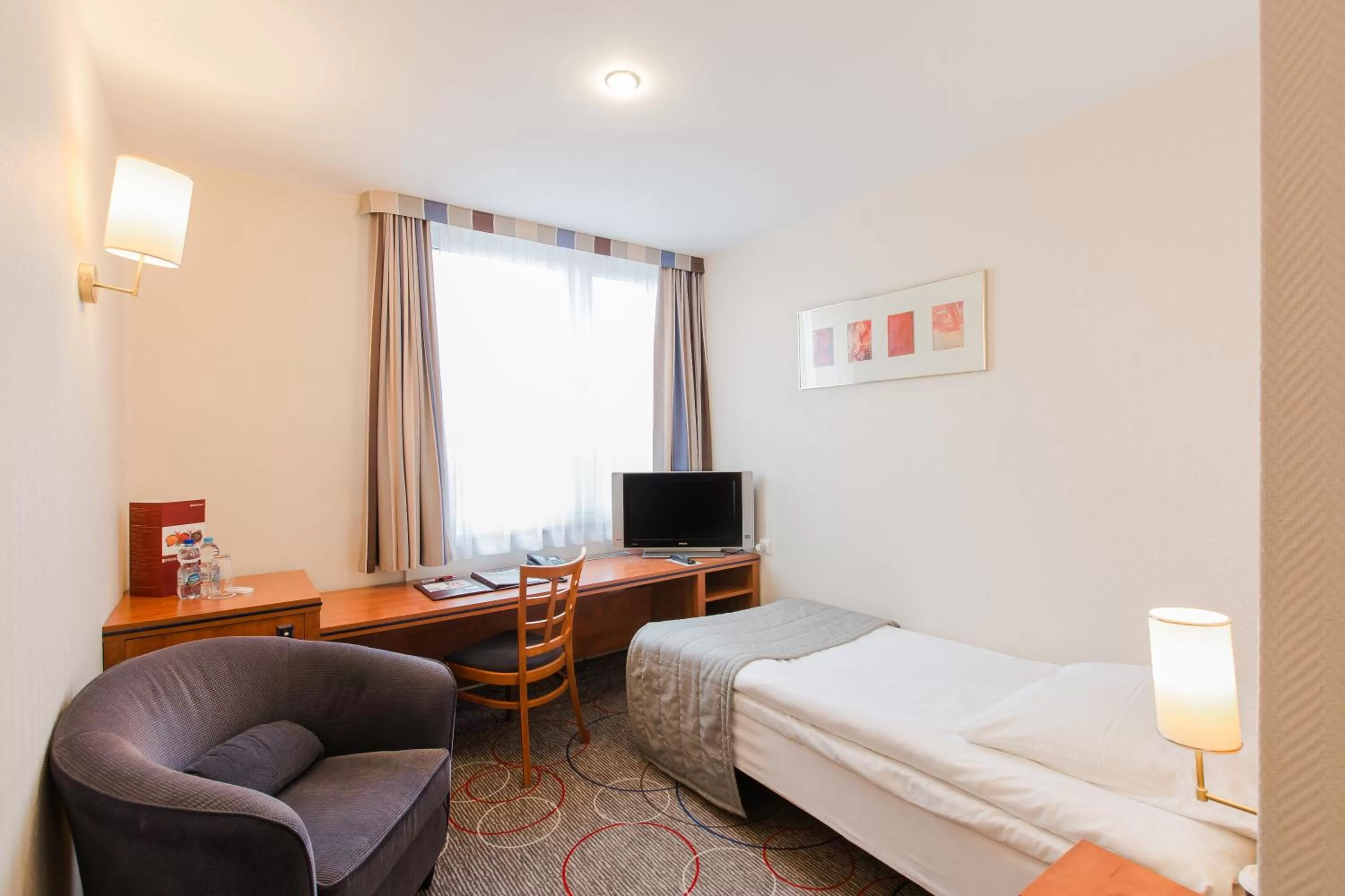 TV and multimedia, Bed in Qubus Hotel Głogów