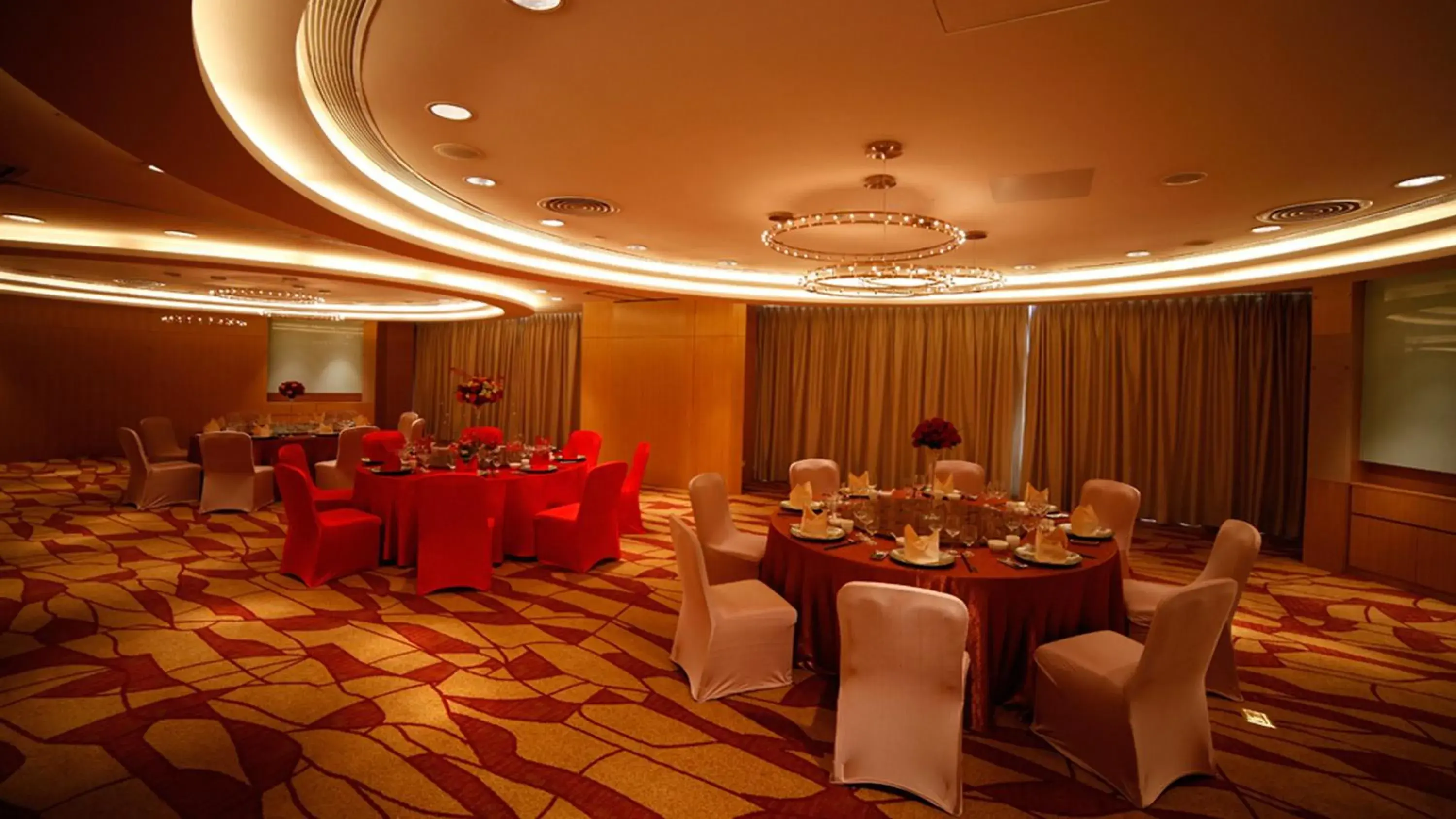 Meeting/conference room, Banquet Facilities in Crowne Plaza Zhongshan Wing On City, an IHG Hotel