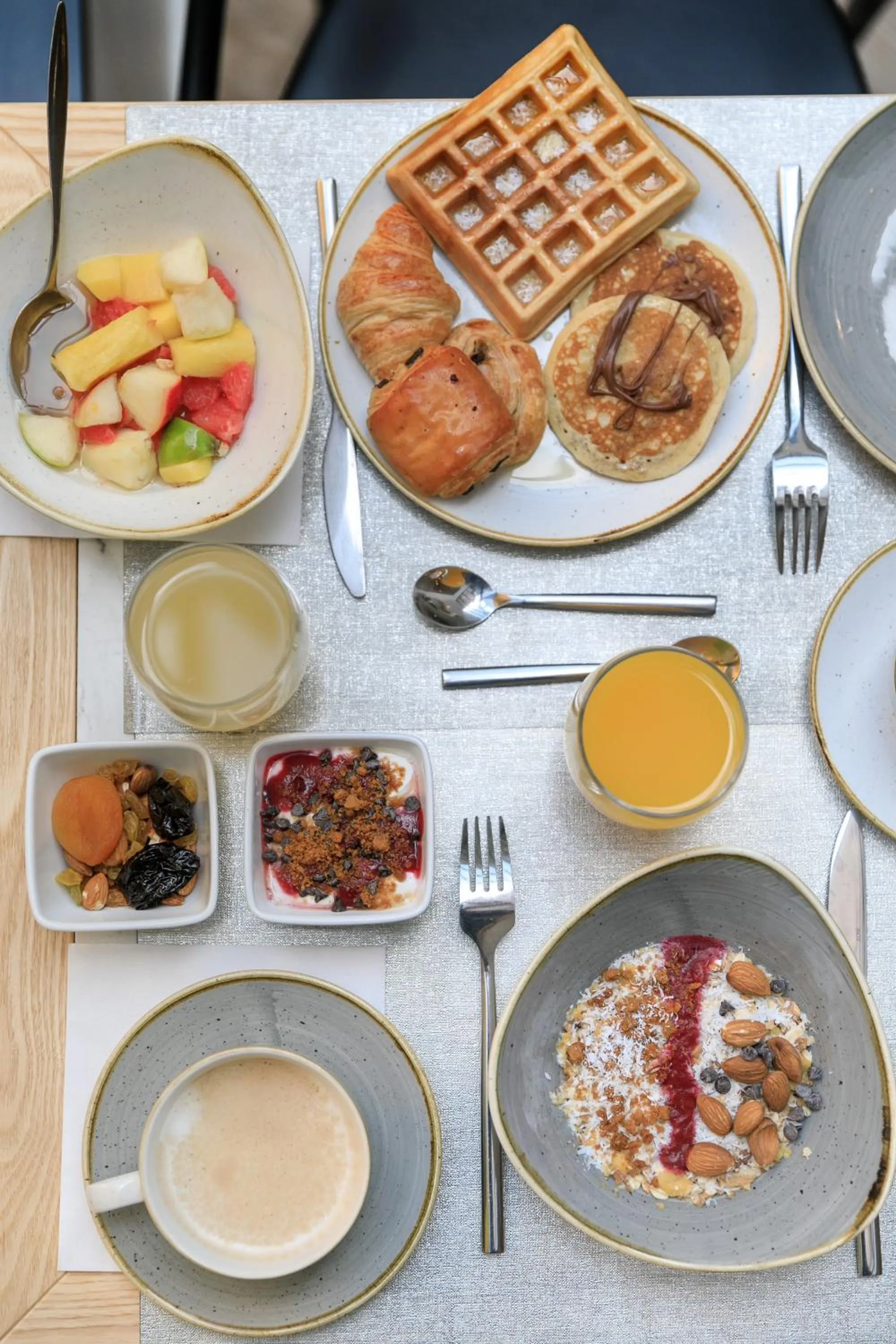 Buffet breakfast in Hôtel Innes by HappyCulture