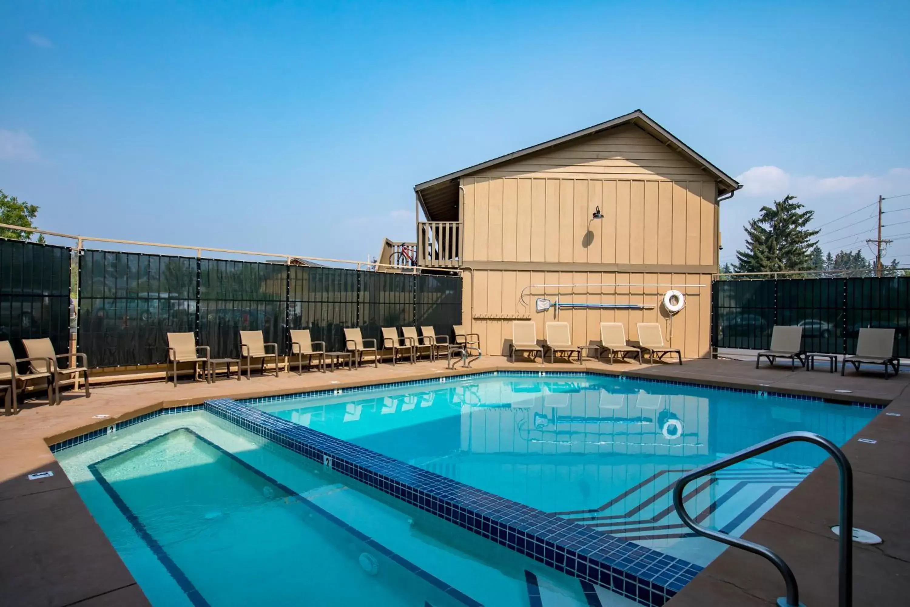 Swimming Pool in Best Western Rocky Mountain Lodge